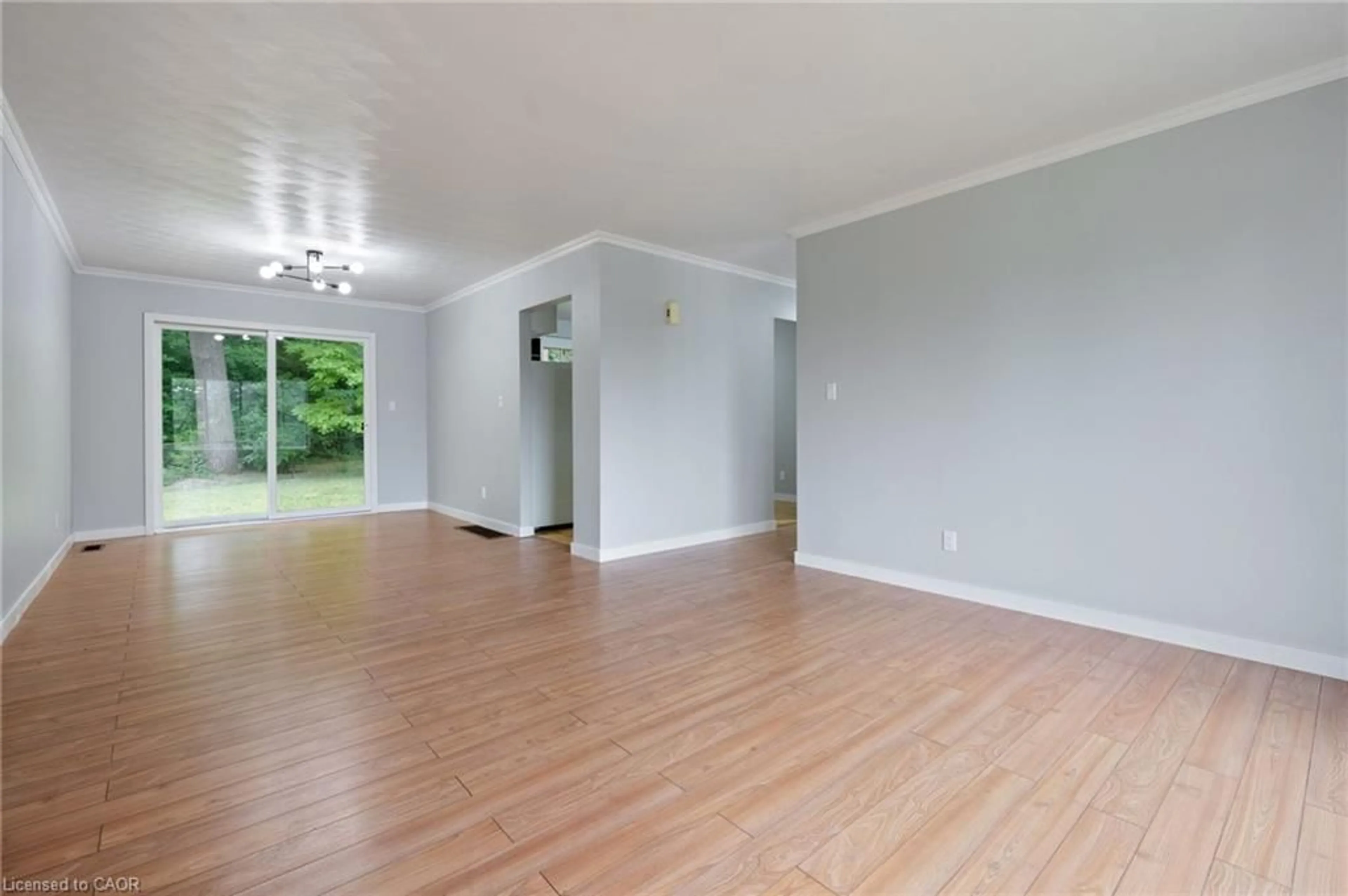 A pic of a room for 11 Glenda St, Simcoe Ontario N3Y 4T3