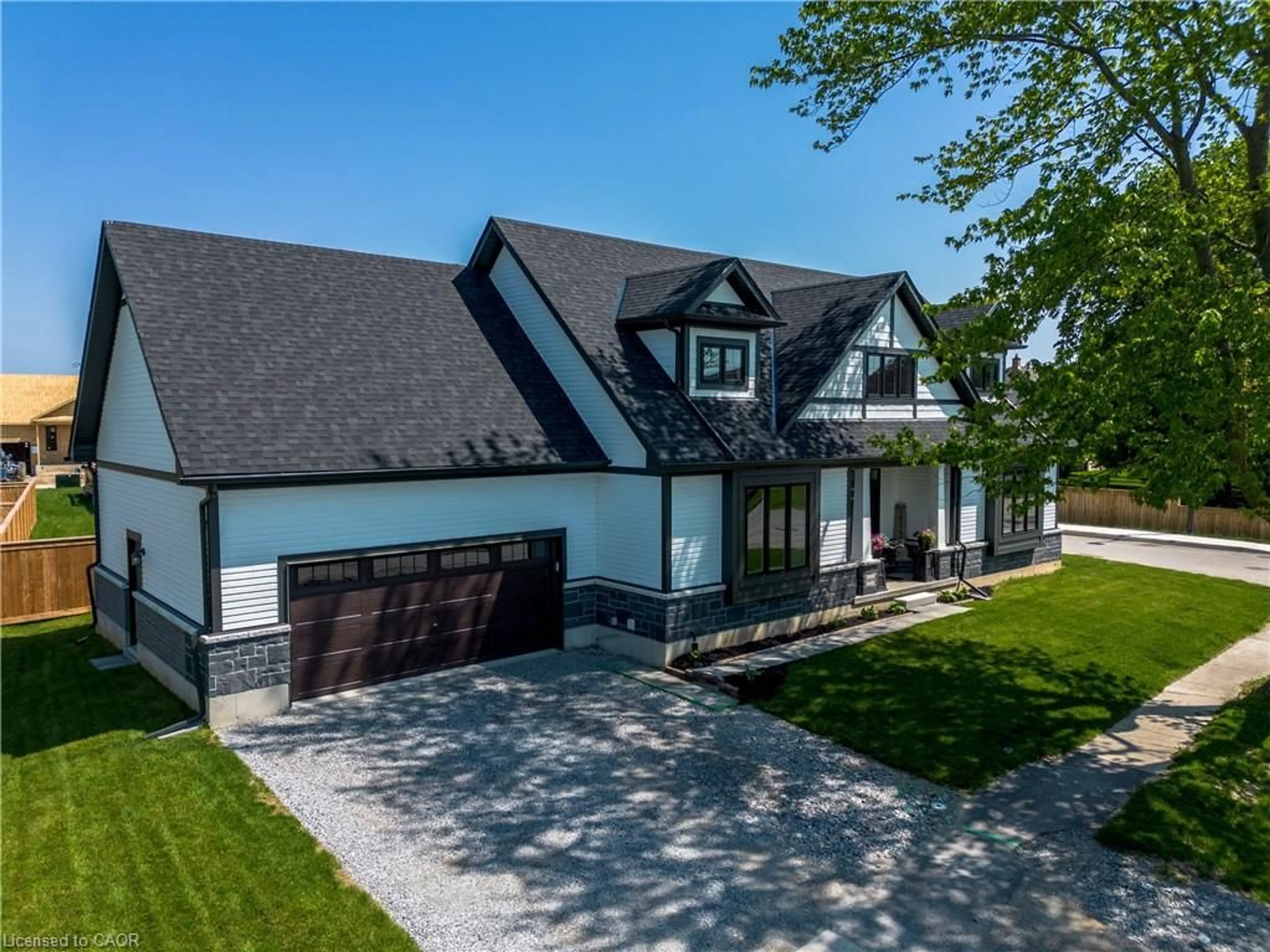 A pic from outside/outdoor area/front of a property/back of a property/a pic from drone, street for 2815 Red Maple Ave, Jordan Station Ontario L0R 1S0