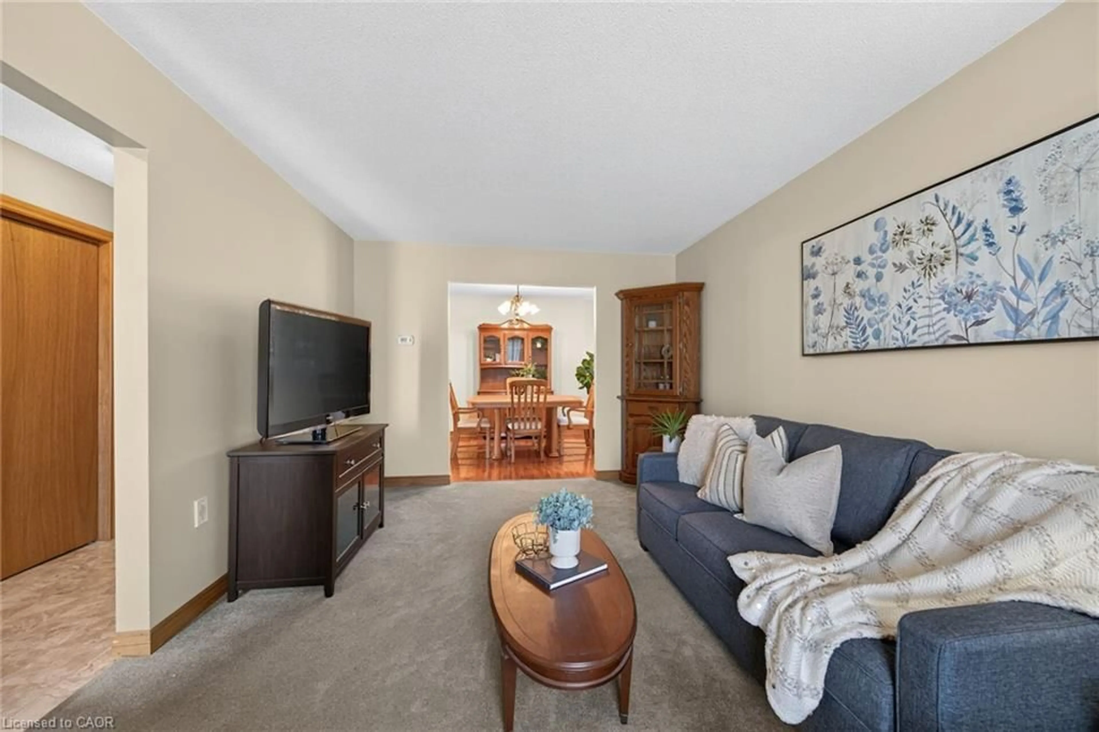 Living room with furniture, unknown for 19 Country Club Rd, Cayuga Ontario N0A 1E0