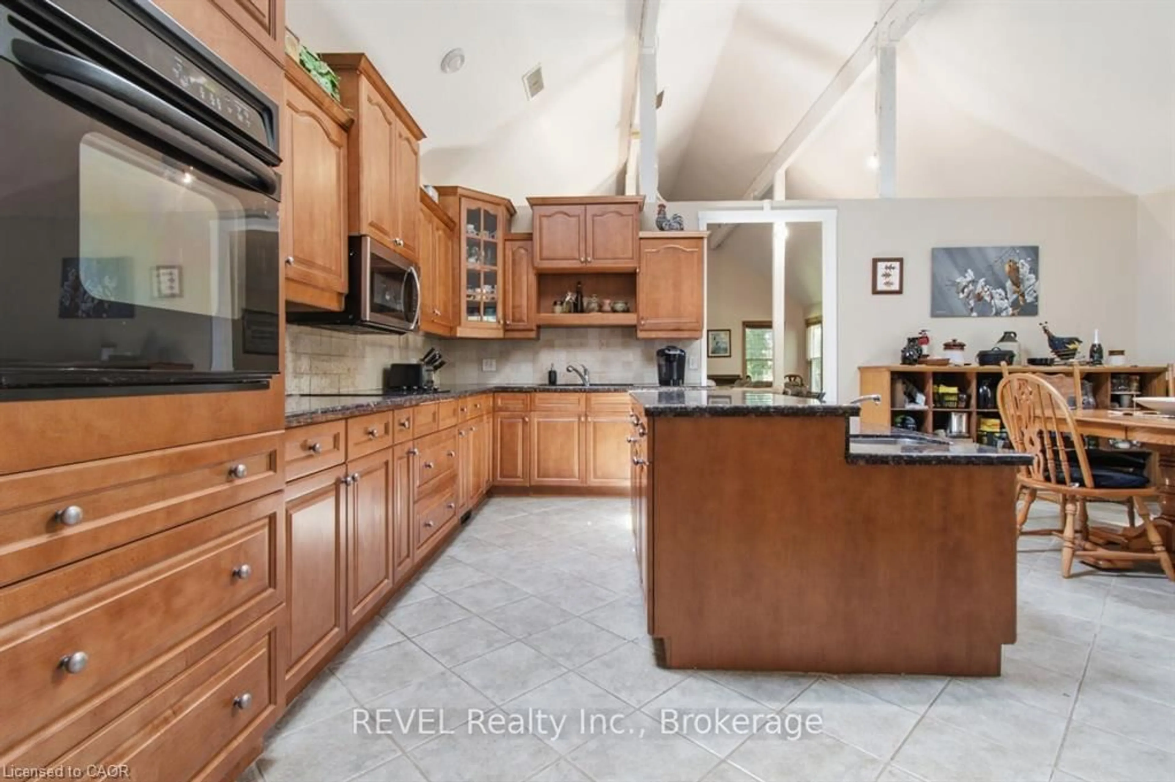 Open concept kitchen, ceramic/tile floor for 2986 Wessel Dr, Lincoln Ontario L2R 6P7
