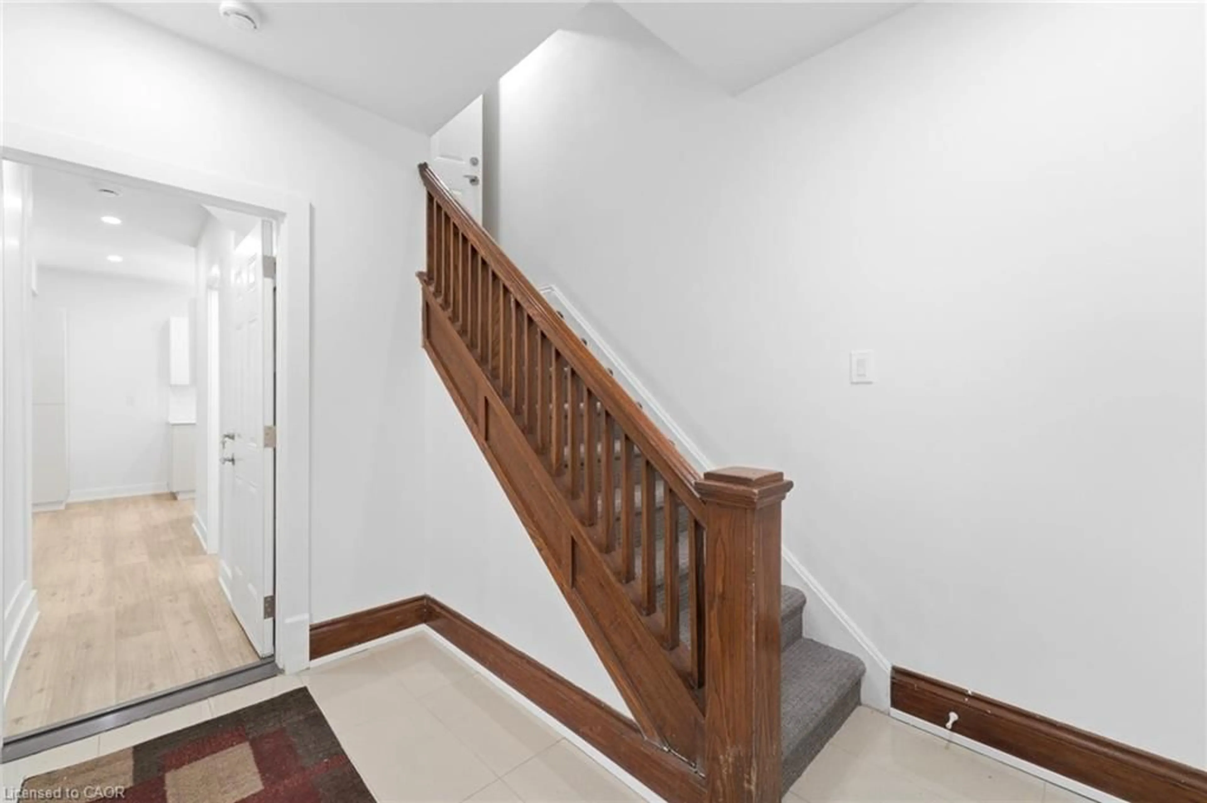 Unknown for 968 Main St, Hamilton Ontario L8M 1M8