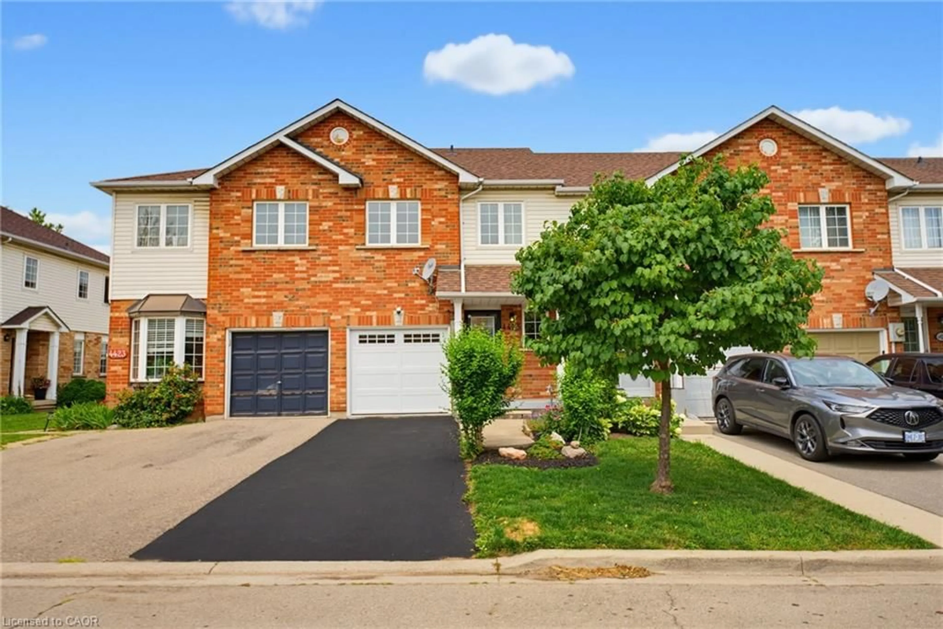 Home with brick exterior material, street for 4425 Peter Dr, Burlington Ontario L7L 6S7