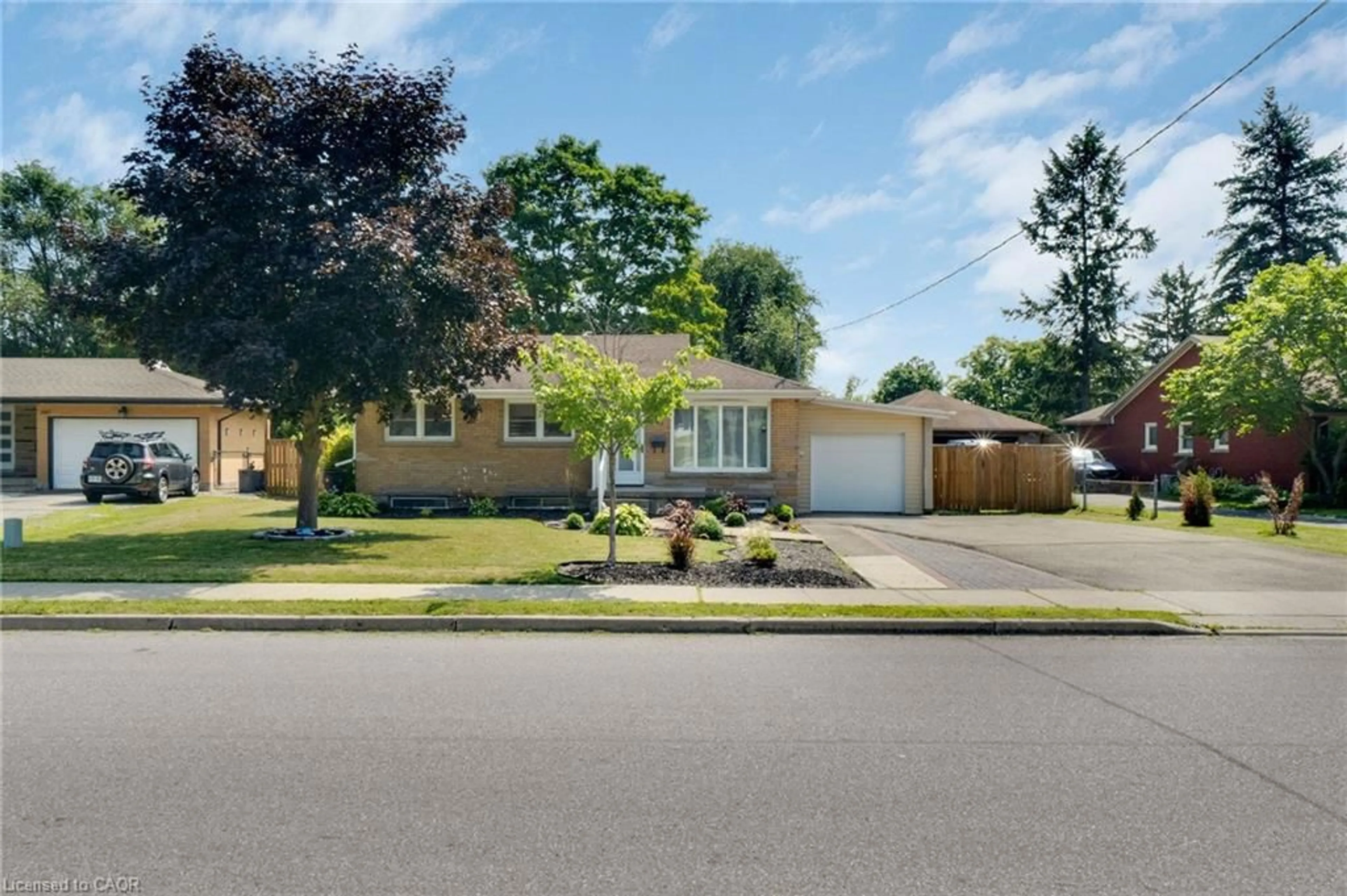 Unknown for 147 Tait St, Cambridge Ontario N1S 3E7