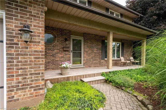 671 Main St, Burgessville 5