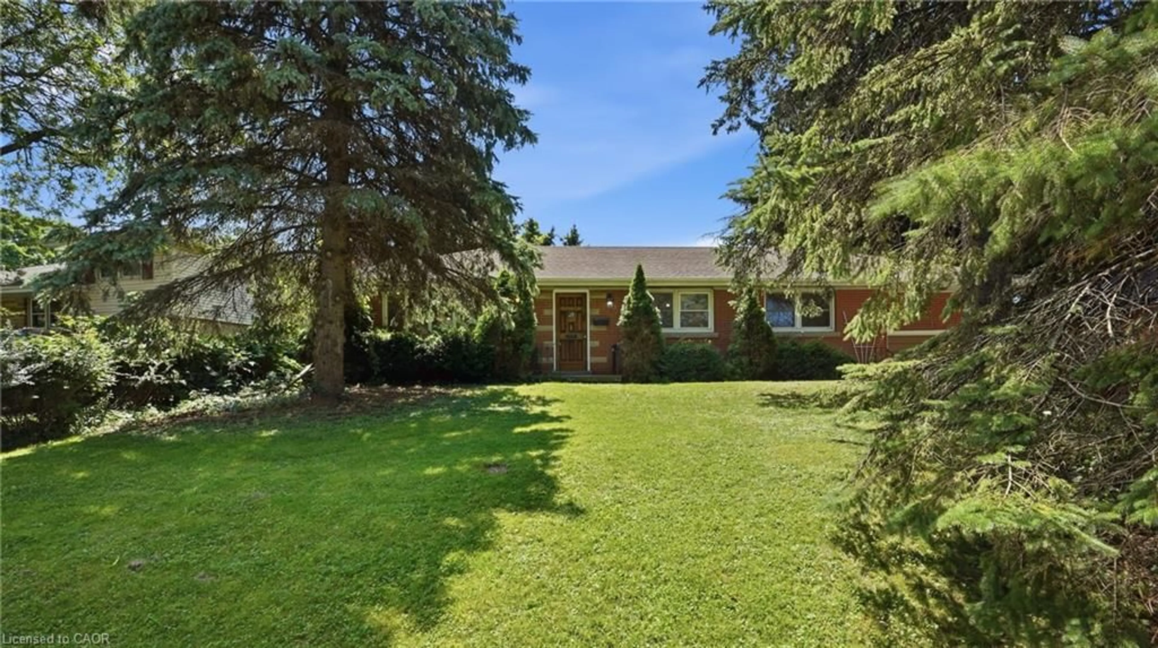 Home with brick exterior material, street for 524 Dorval Dr, Ancaster Ontario L9G 2P4