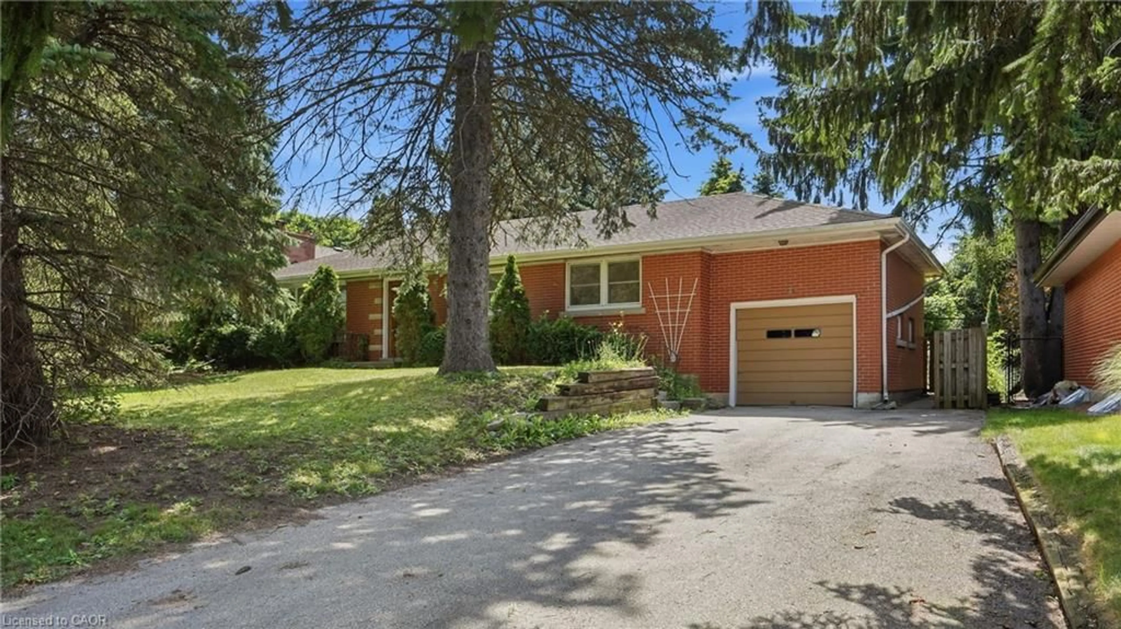 Home with brick exterior material, street for 524 Dorval Dr, Ancaster Ontario L9G 2P4