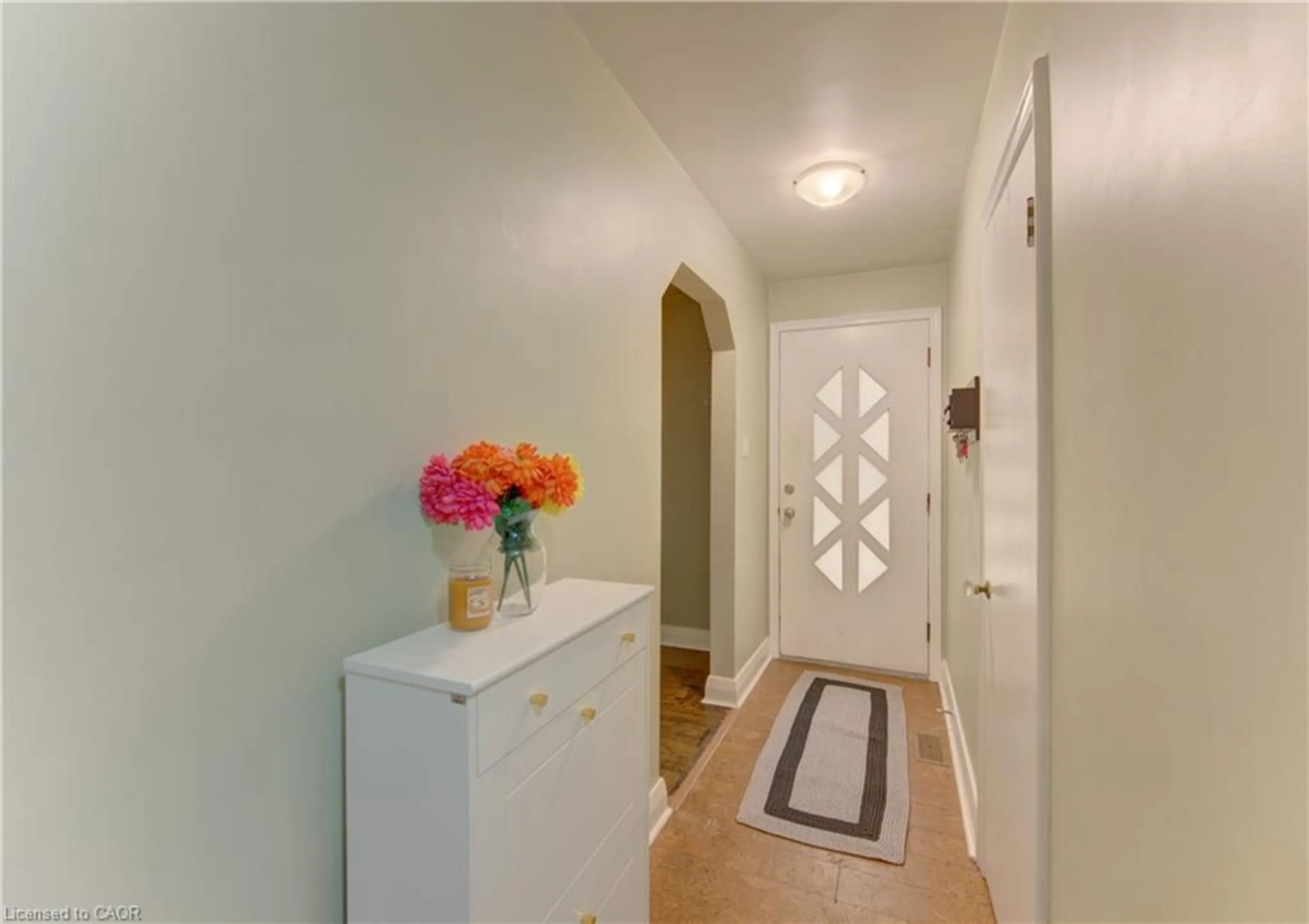 Indoor entryway for 195 Belleview Ave, Kitchener Ontario N2B 1G6