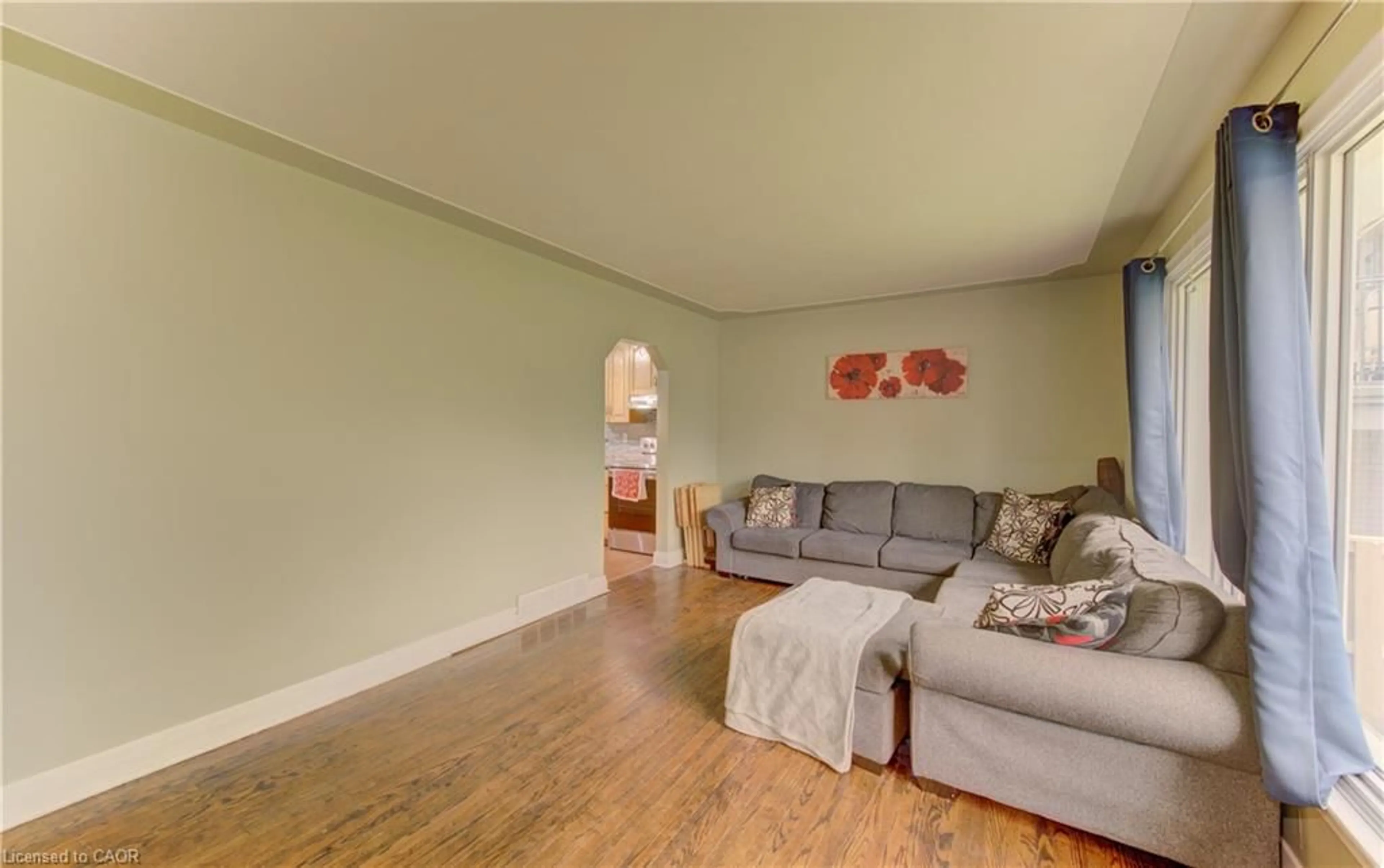 Living room with furniture, wood/laminate floor for 195 Belleview Ave, Kitchener Ontario N2B 1G6