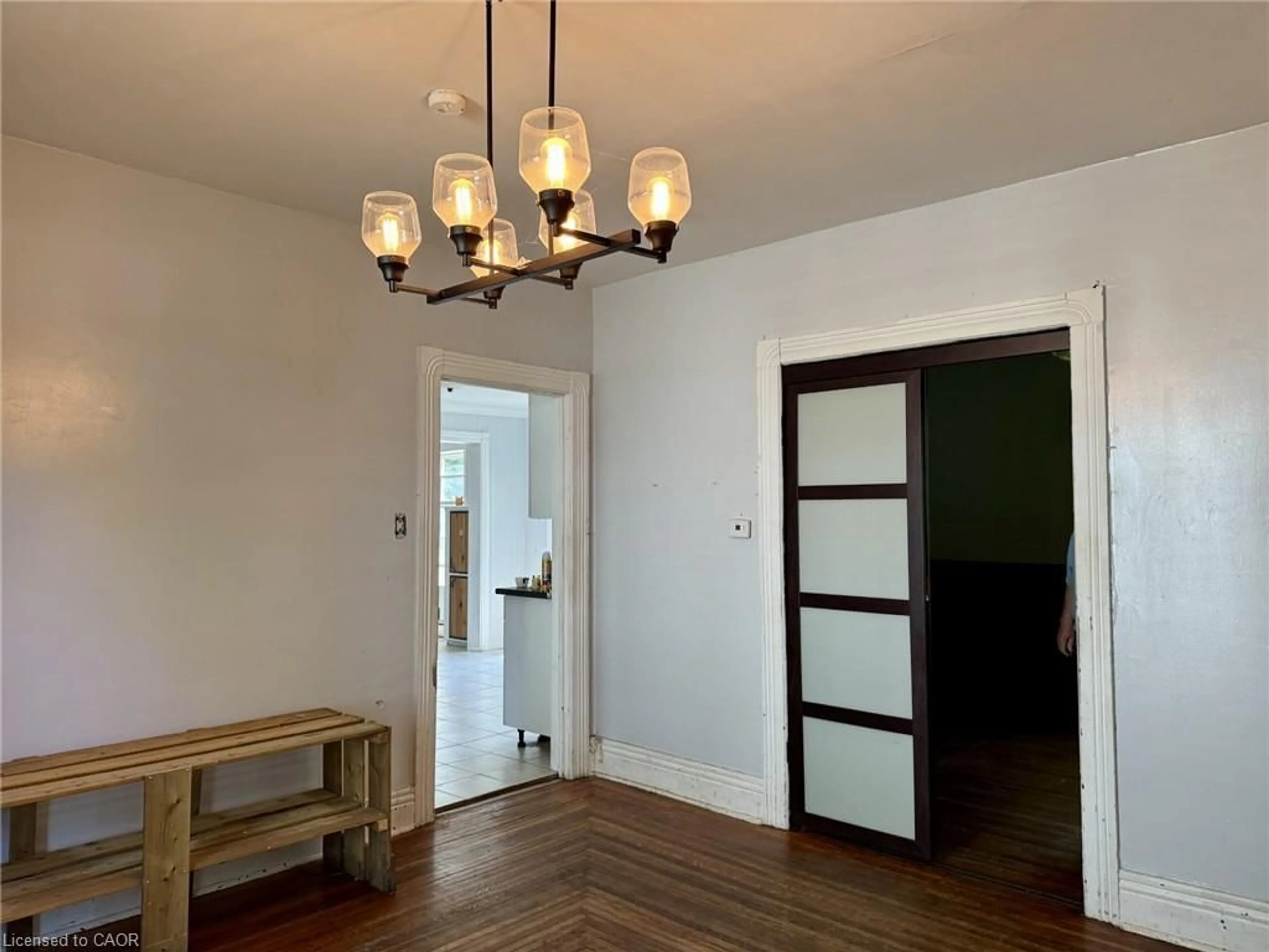 Indoor entryway for 54 Ellis St, Port Rowan Ontario N0E 1M0