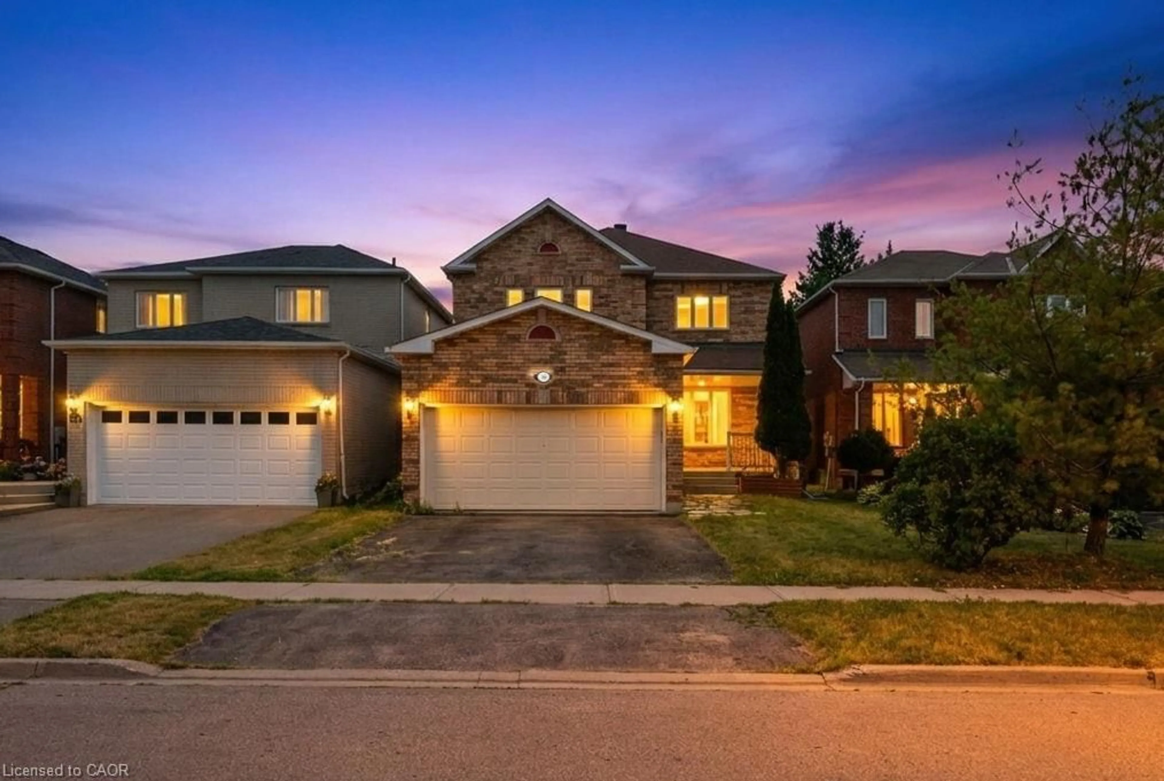 Home with brick exterior material, street for 366 Marshall Cres, Orangeville Ontario L9W 4Y4