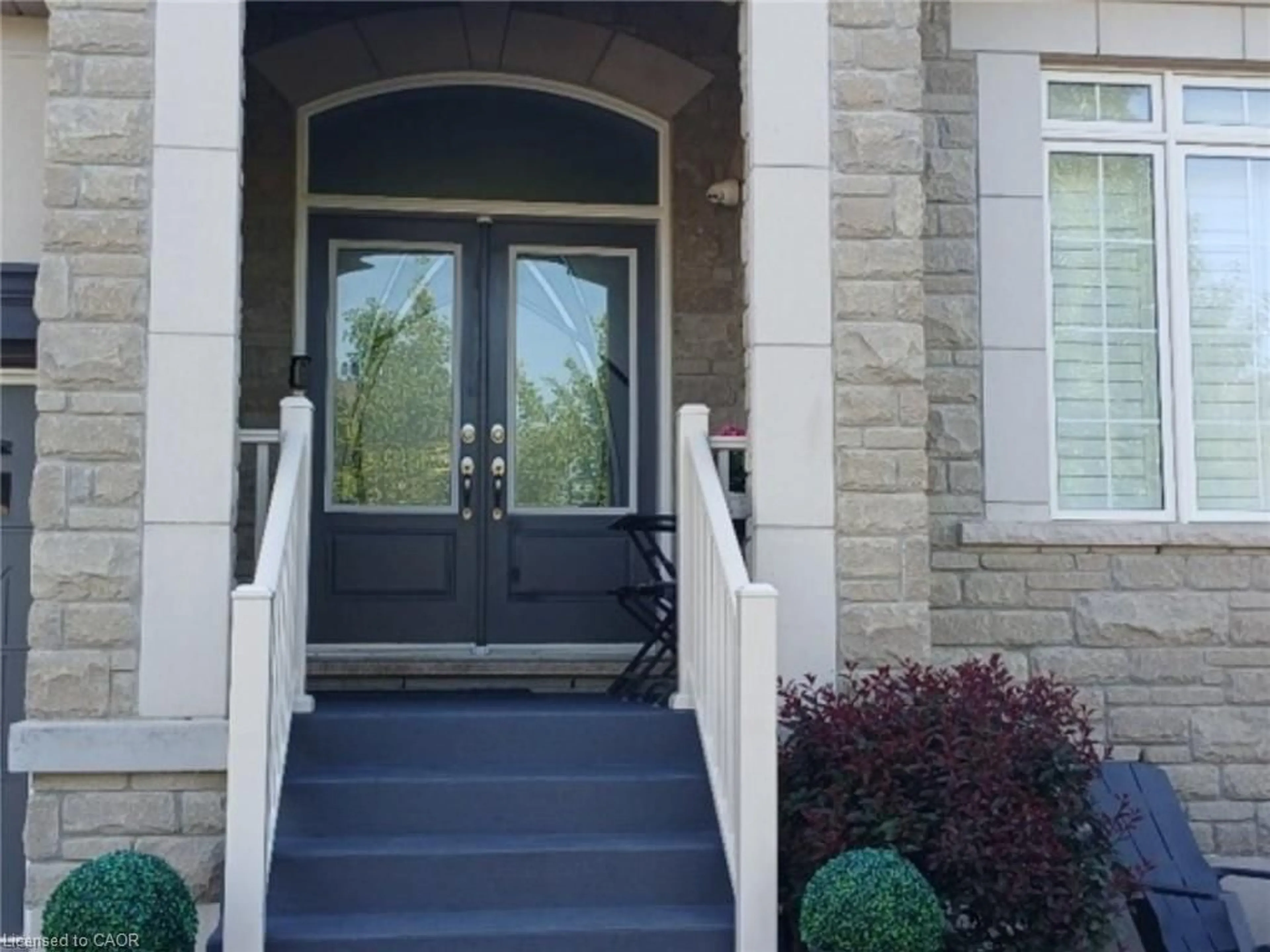 Indoor entryway for 77 Copeland Cres, Cookstown Ontario L0L 1L0