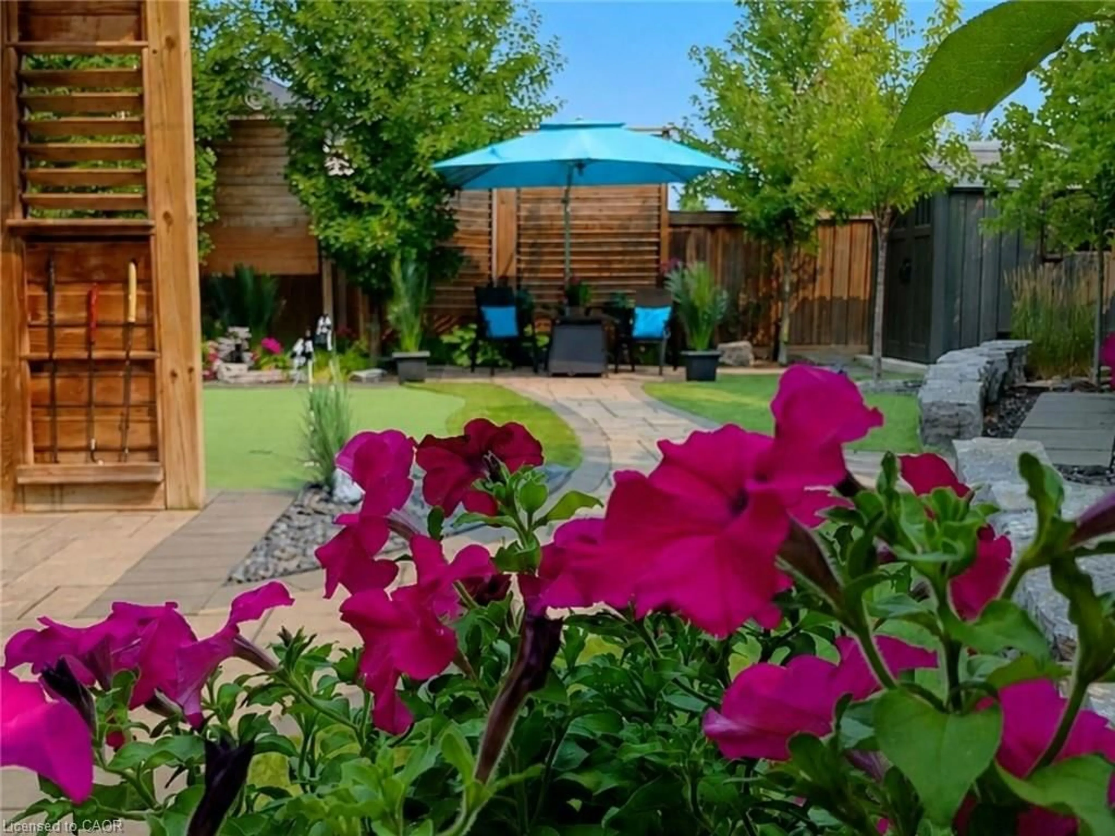 Patio, street for 77 Copeland Cres, Cookstown Ontario L0L 1L0