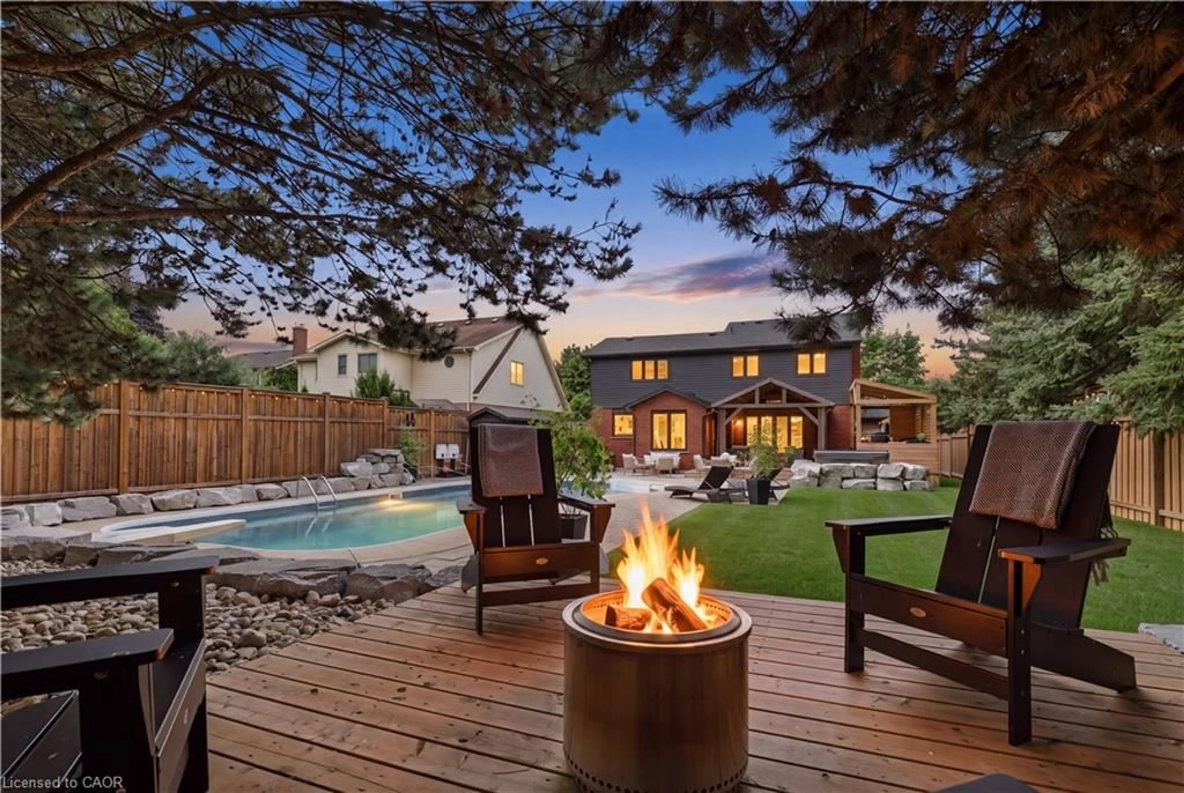 Patio, mountain view for 10 Rolling Acres Dr, Kitchener Ontario N2A 3W6