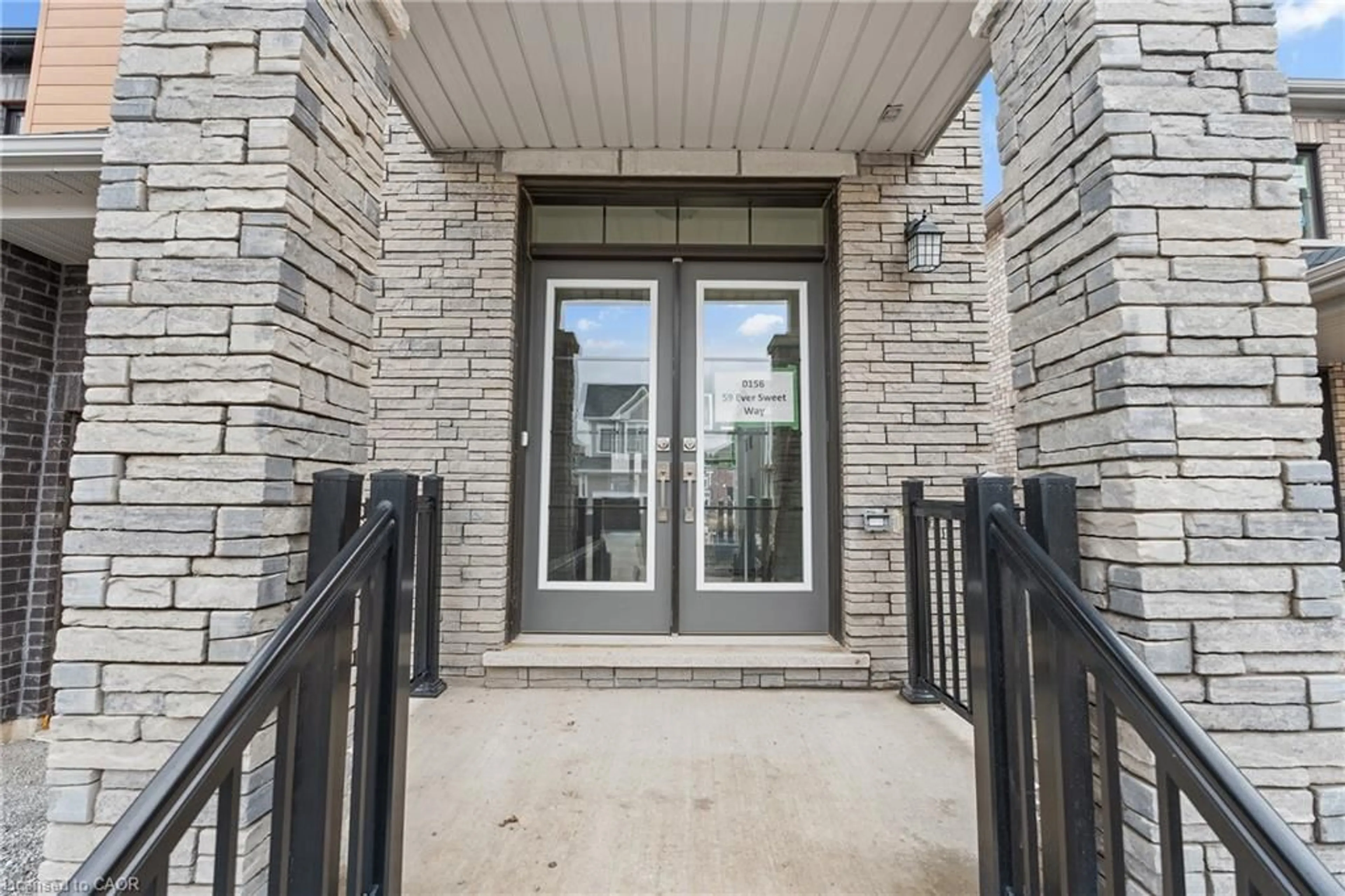 Indoor entryway for 59 Ever Sweet Way, Thorold Ontario L2V 0K9