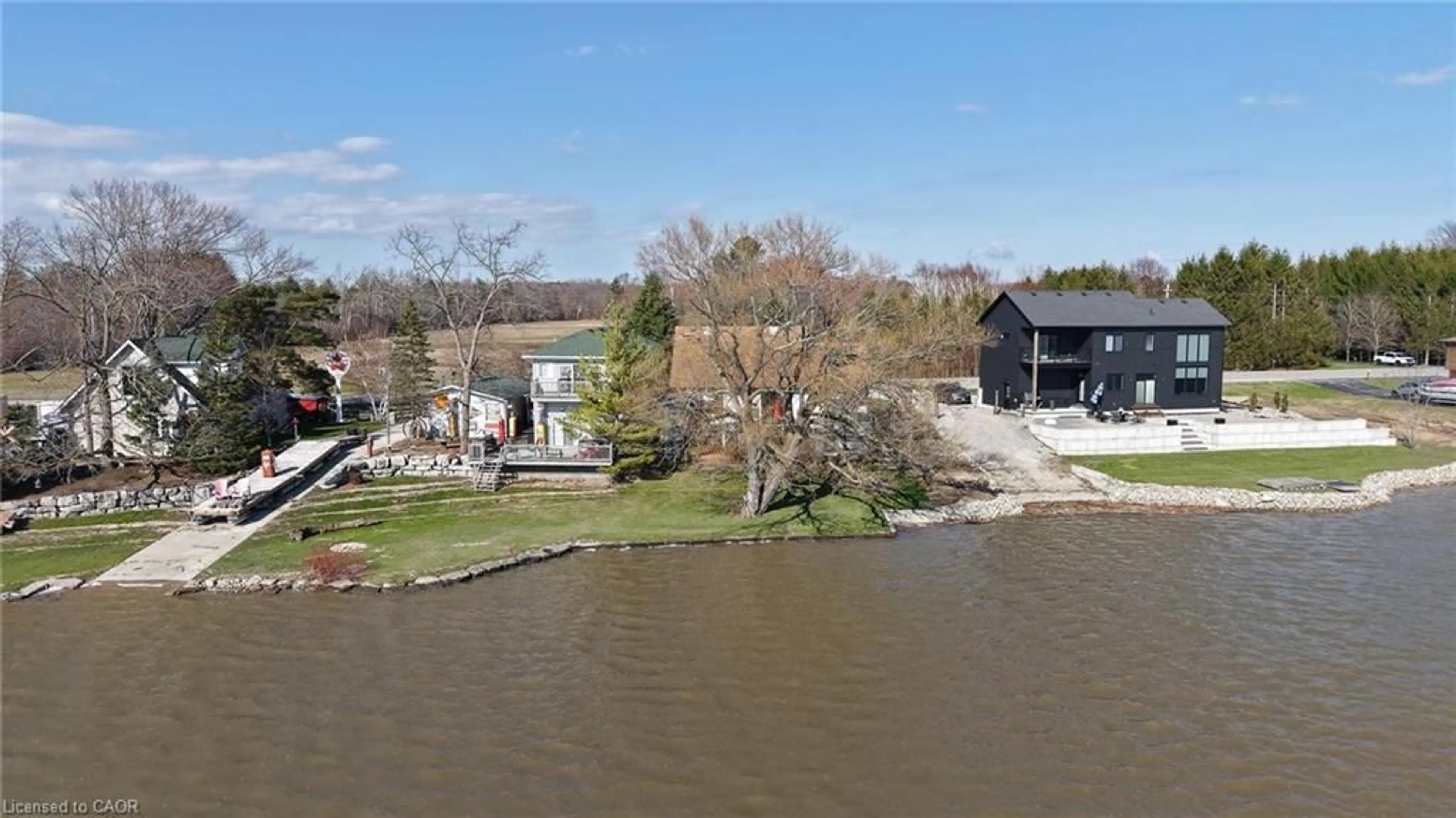 A pic from outside/outdoor area/front of a property/back of a property/a pic from drone, water/lake/river/ocean view for 95 Haldimand Road 17, Dunnville Ontario N1A 2W4