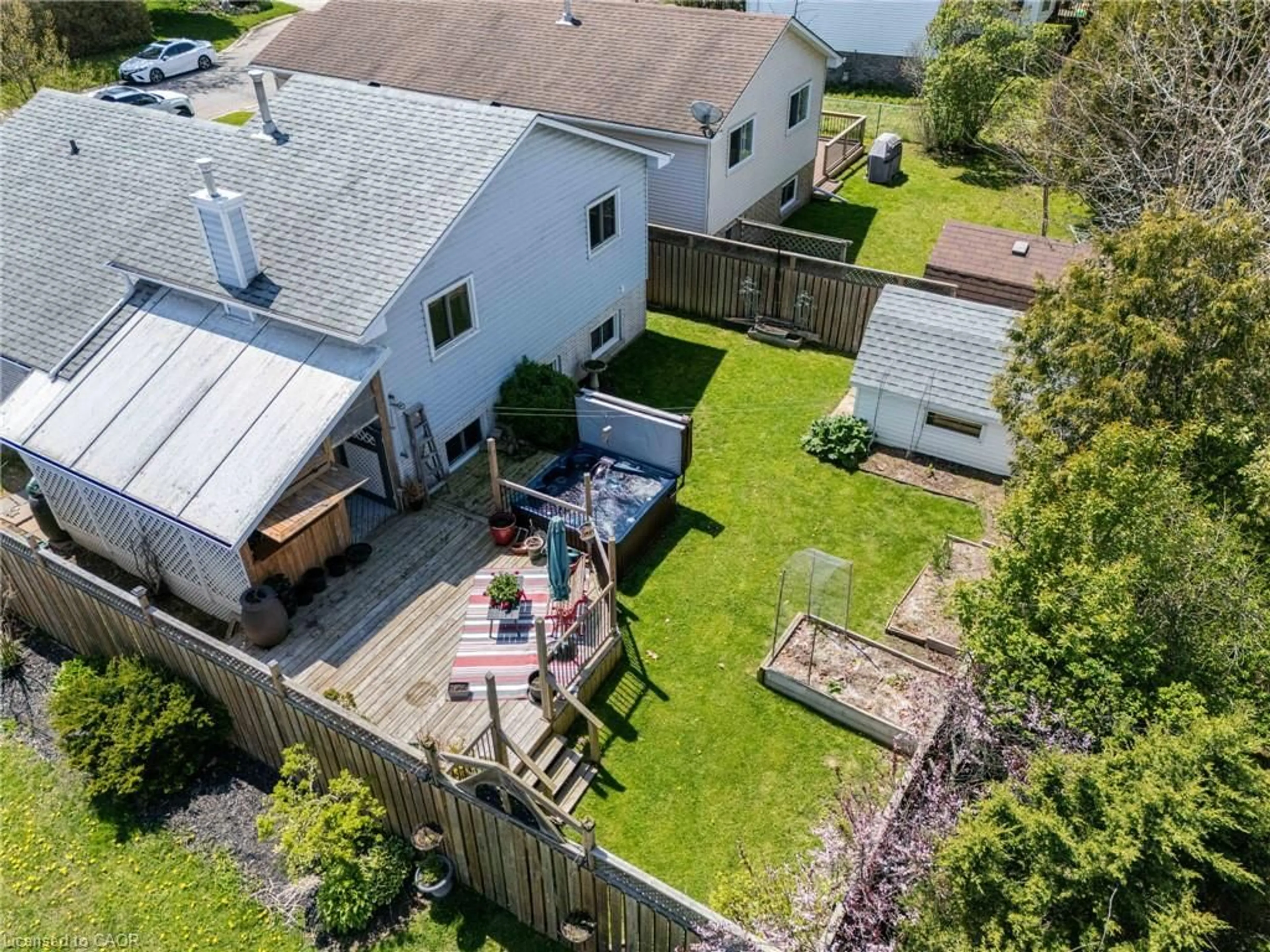 A pic from outside/outdoor area/front of a property/back of a property/a pic from drone, street for 2 Hampton Crt, Port Dover Ontario N0A 1N4