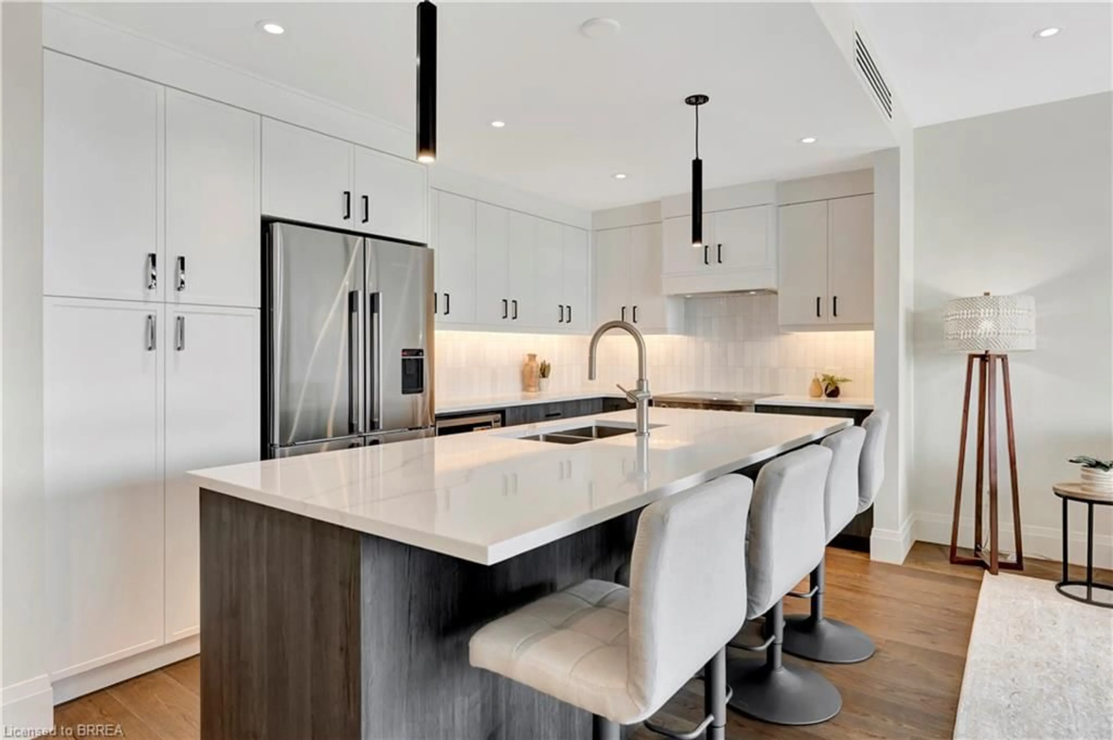 Contemporary kitchen, unknown for 7 Grand River St #203, Paris Ontario N3L 2L9