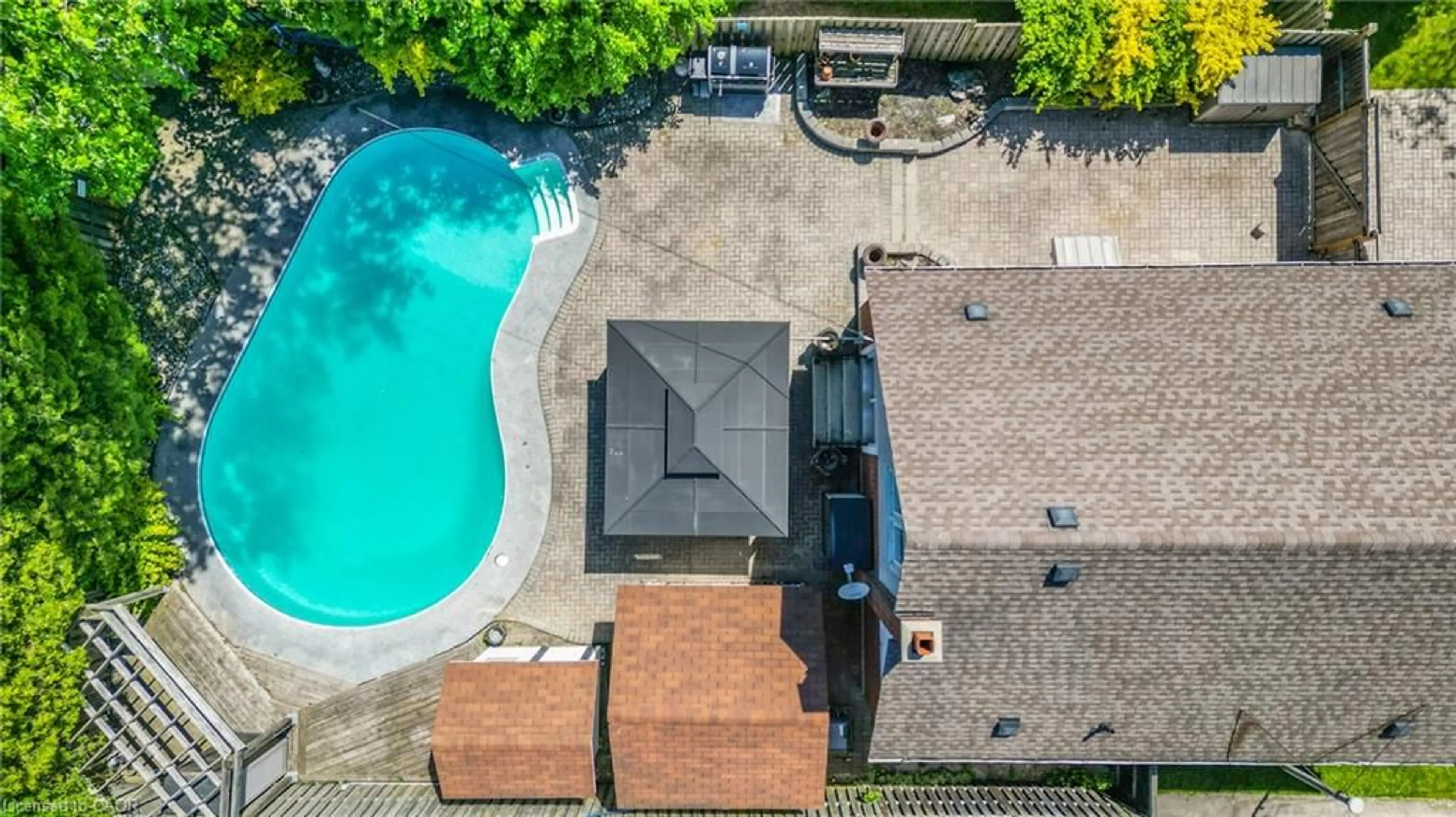 A pic from outside/outdoor area/front of a property/back of a property/a pic from drone, water/lake/river/ocean view for 27 Delevan Cres, Hamilton Ontario L9A 4A8