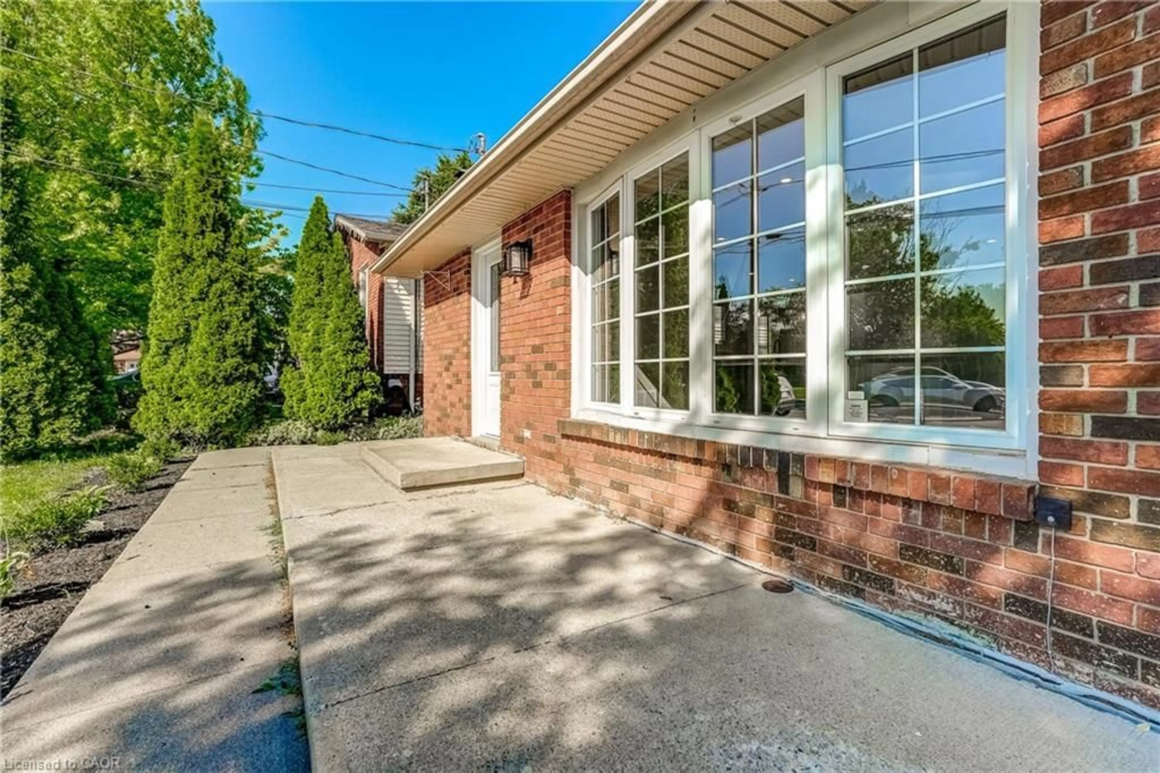 Home with brick exterior material, street for 191 Glenmor Dr, Caledonia Ontario N3W 1K3