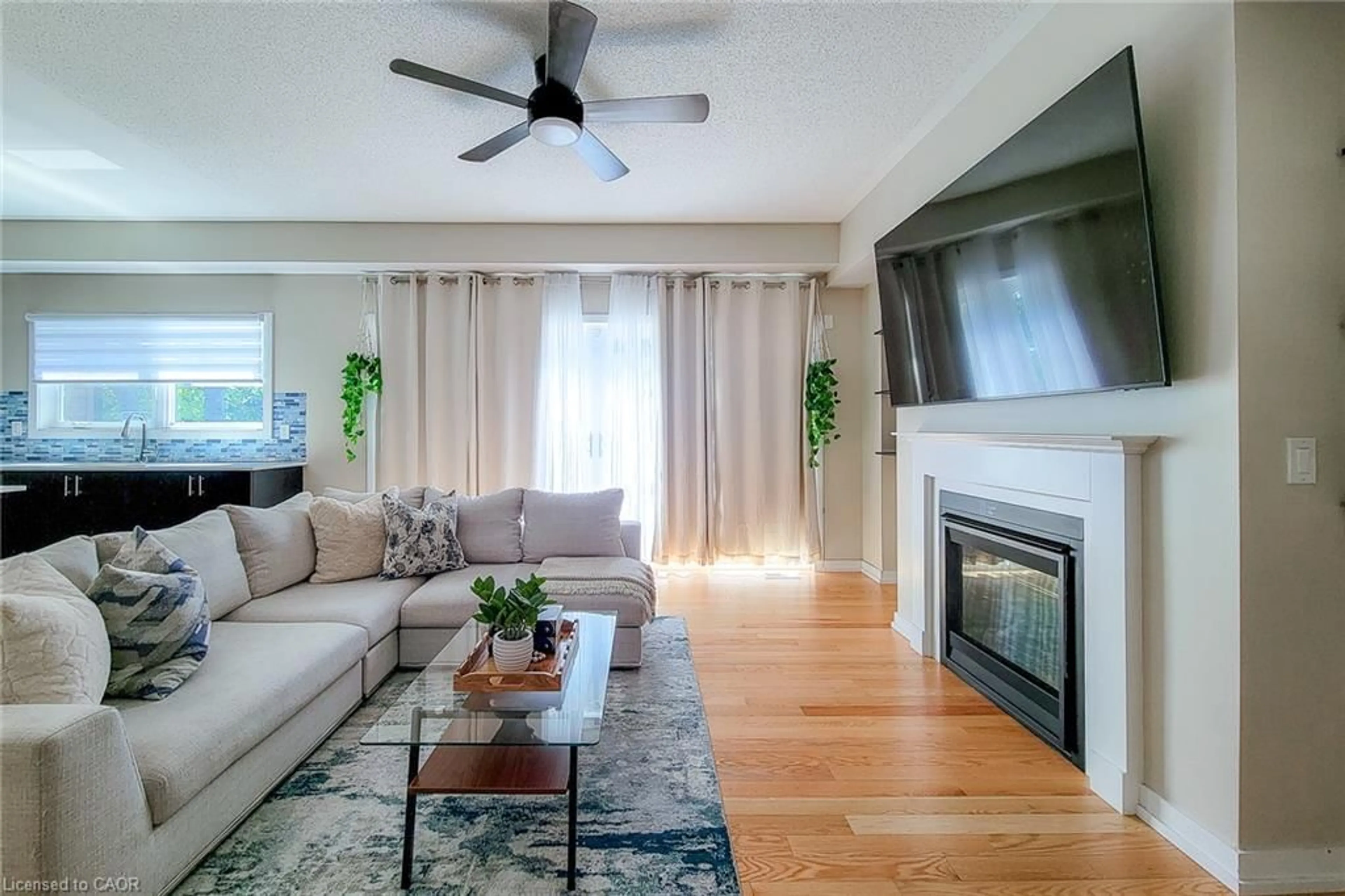 Living room with furniture, wood/laminate floor for 3 Trailside Dr, Townsend Ontario N0A 1S0