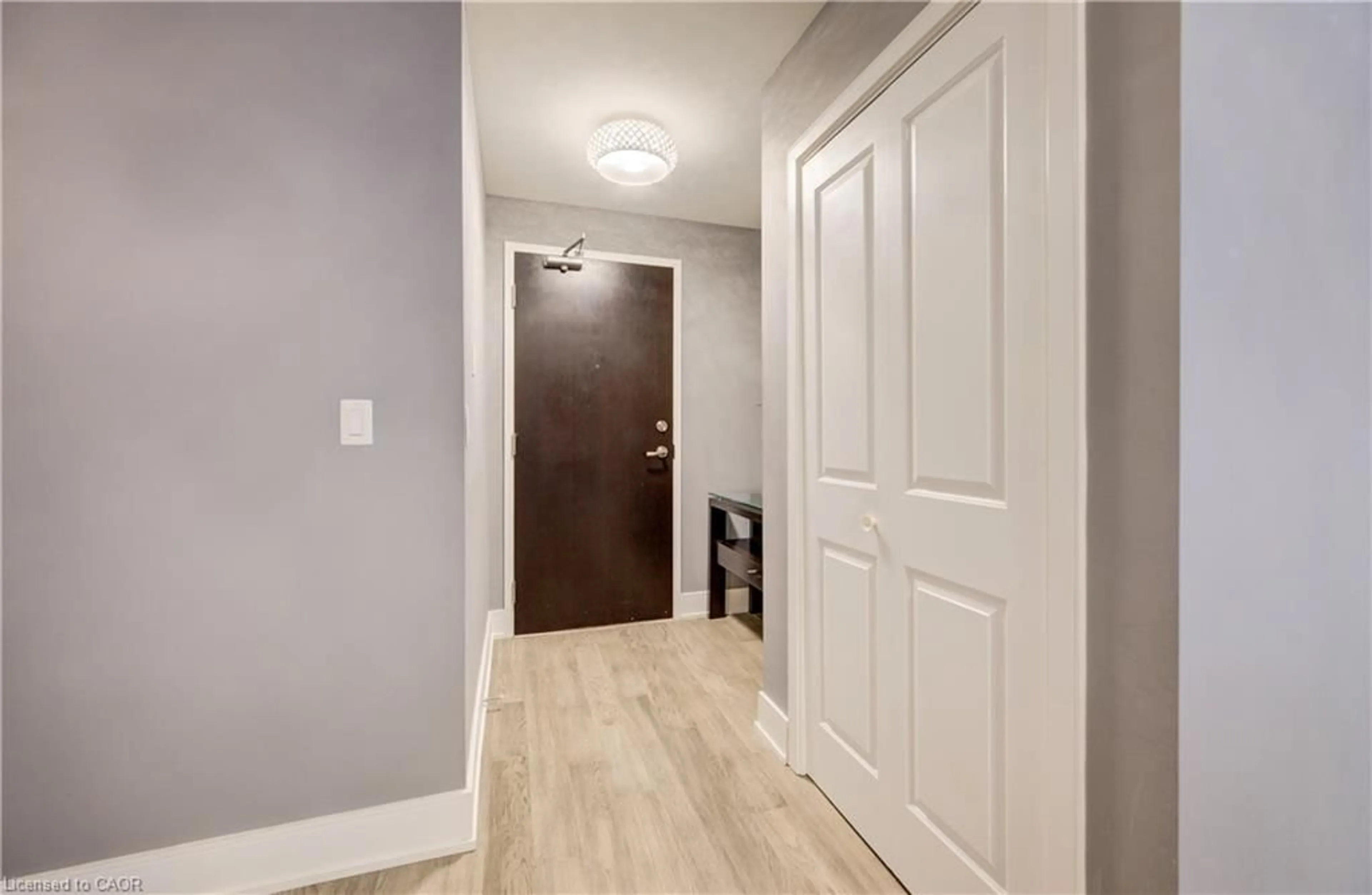 Indoor entryway for 144 Park St #810, Waterloo Ontario N2L 0B6