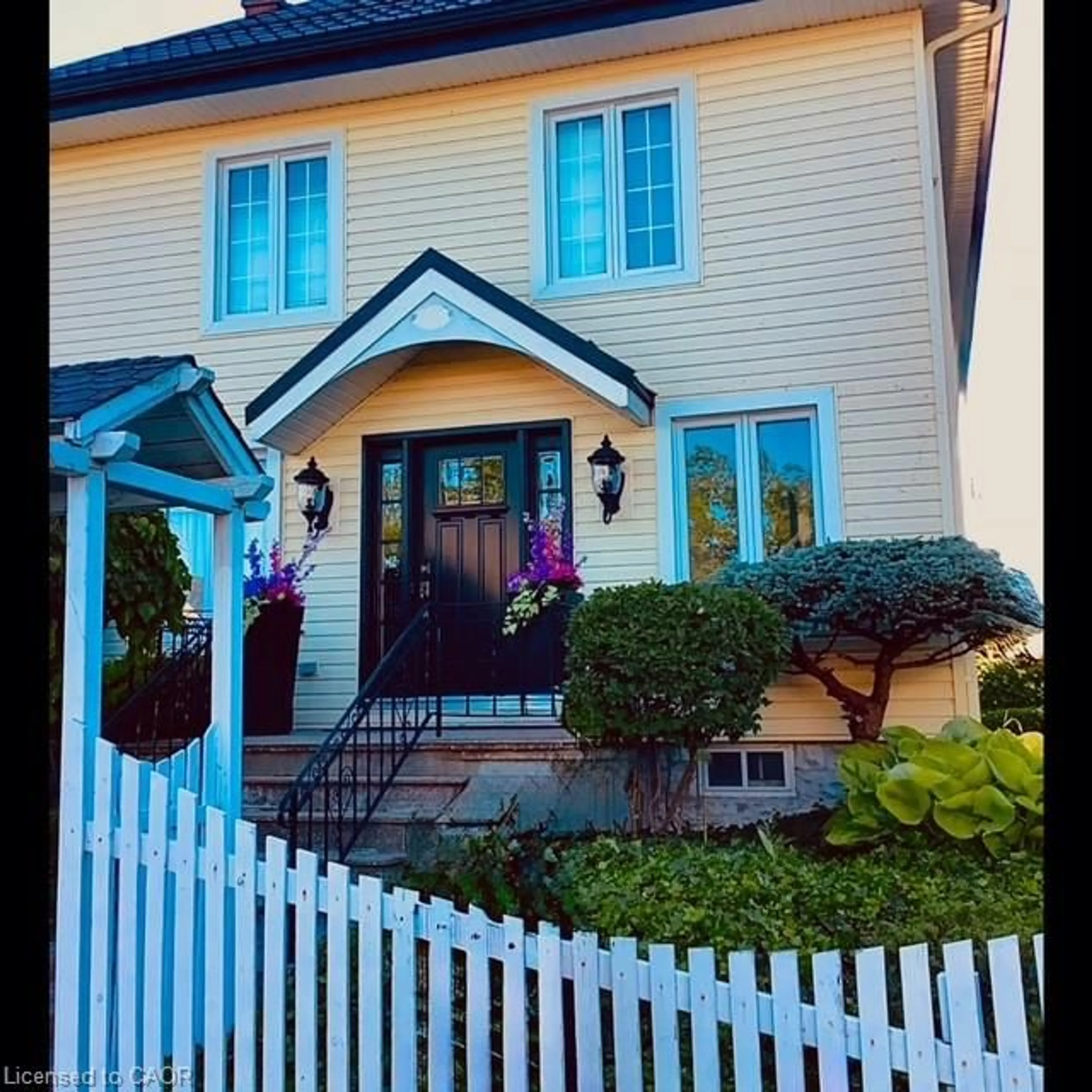 Unknown for 99 Argyle St, Caledonia Ontario N3W 1B8