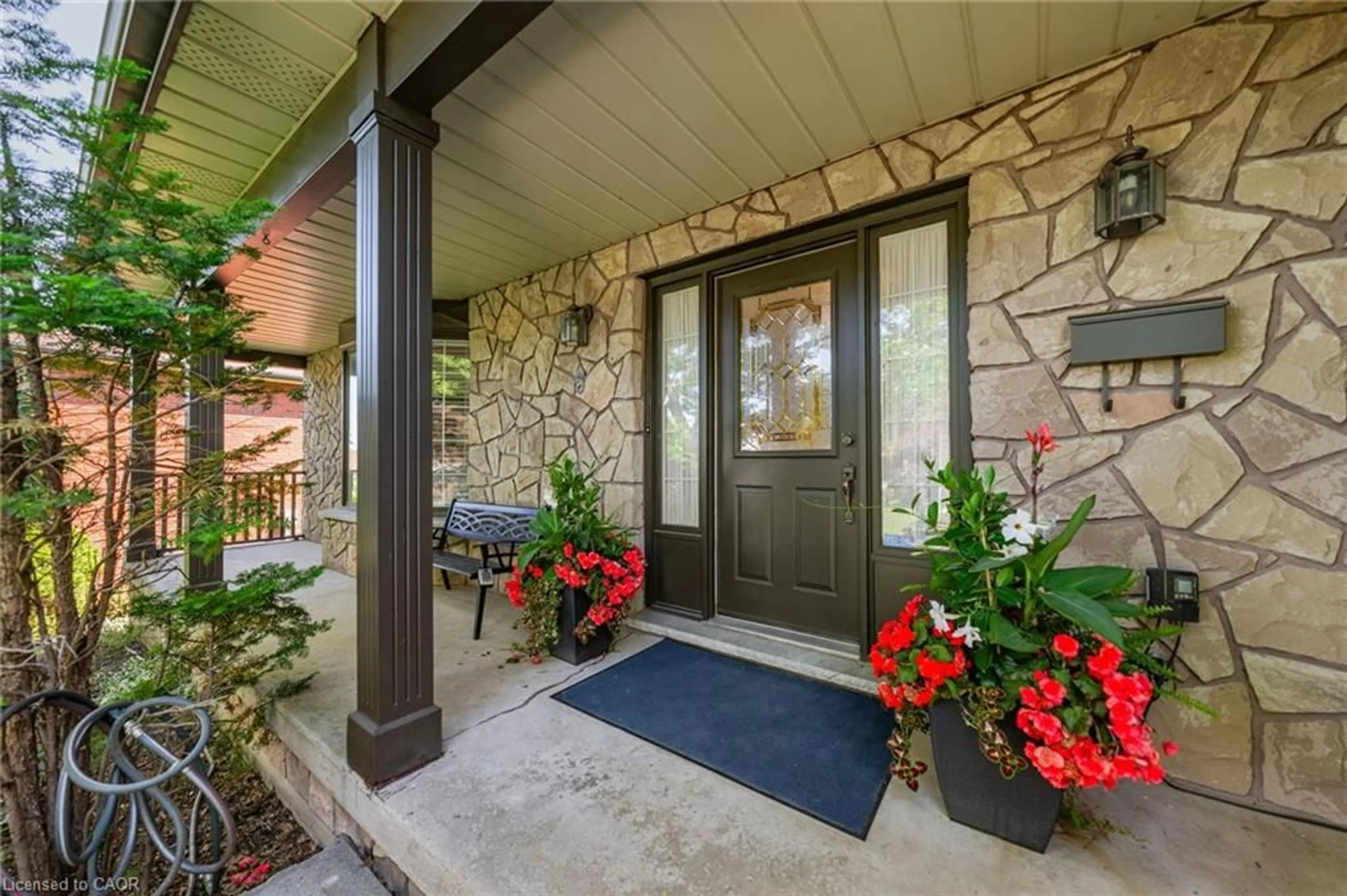 Indoor entryway for 5 Mays Cres, Waterdown Ontario L8B 0G4