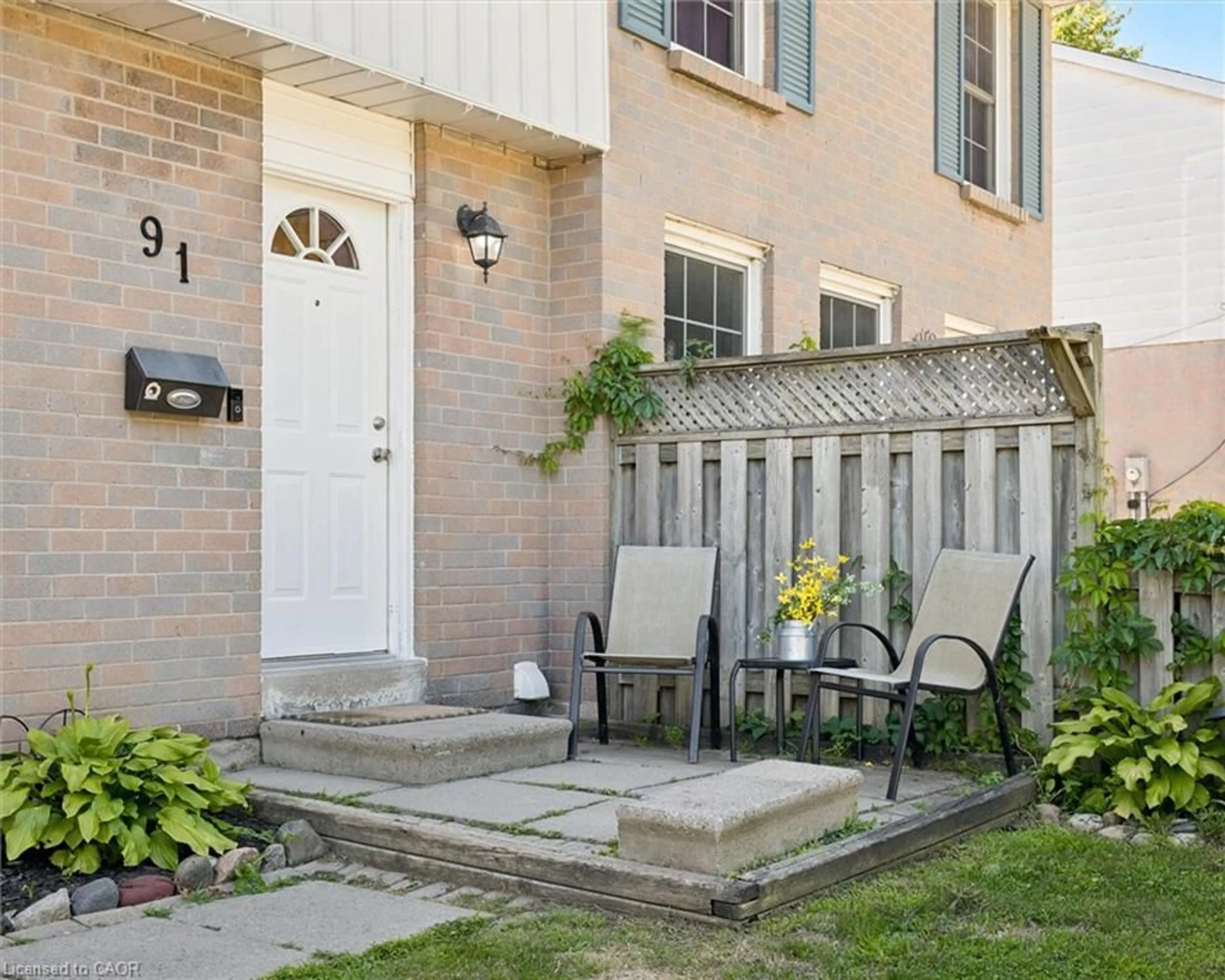 Patio, street for 91 Hadati Rd, Guelph Ontario N1E 6G9
