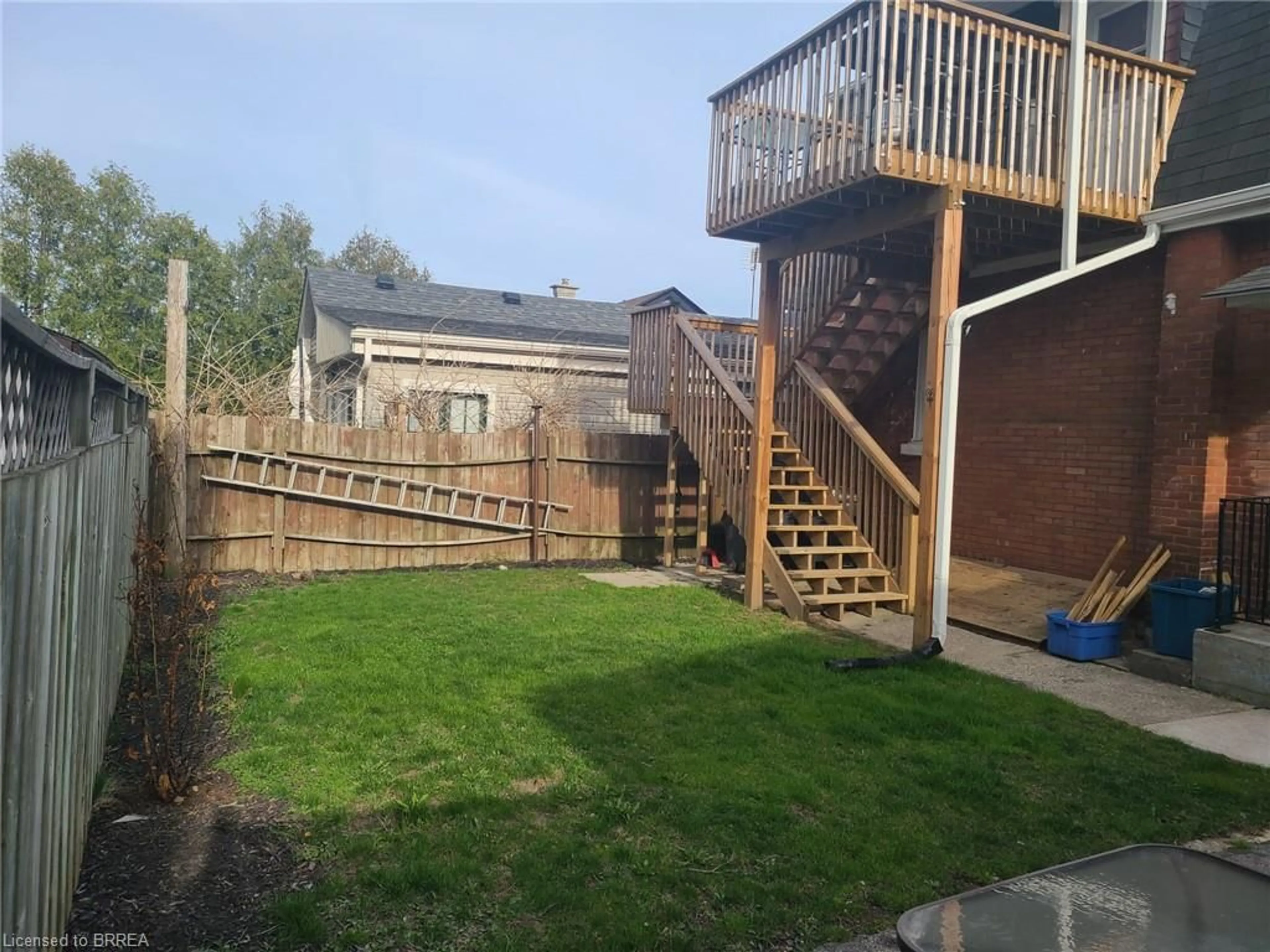 Patio, unknown for 86 Victoria St, Brantford Ontario N3S 3K6