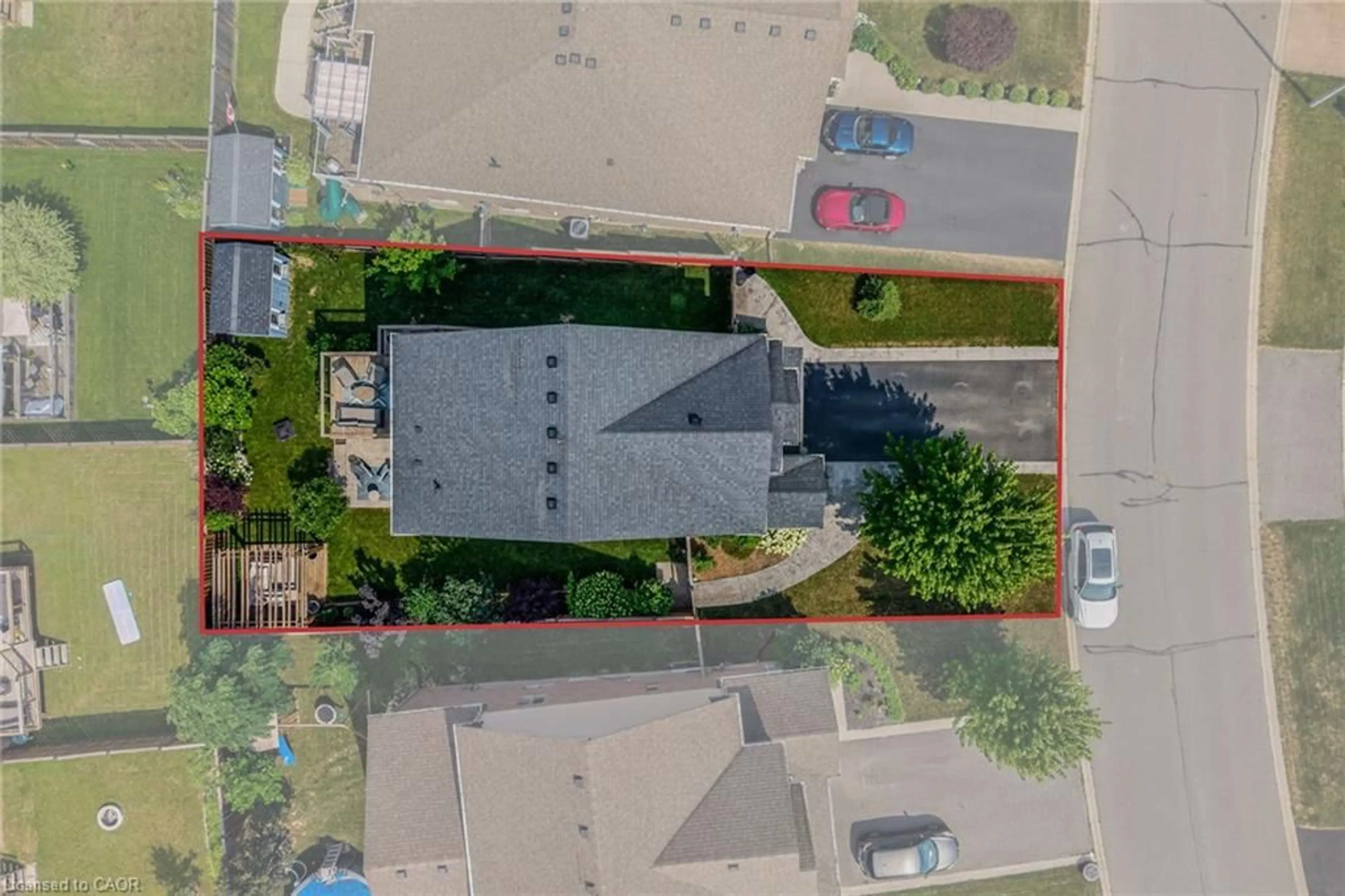 A pic from outside/outdoor area/front of a property/back of a property/a pic from drone, street for 174 Woodway Trail, Simcoe Ontario N3Y 0B8