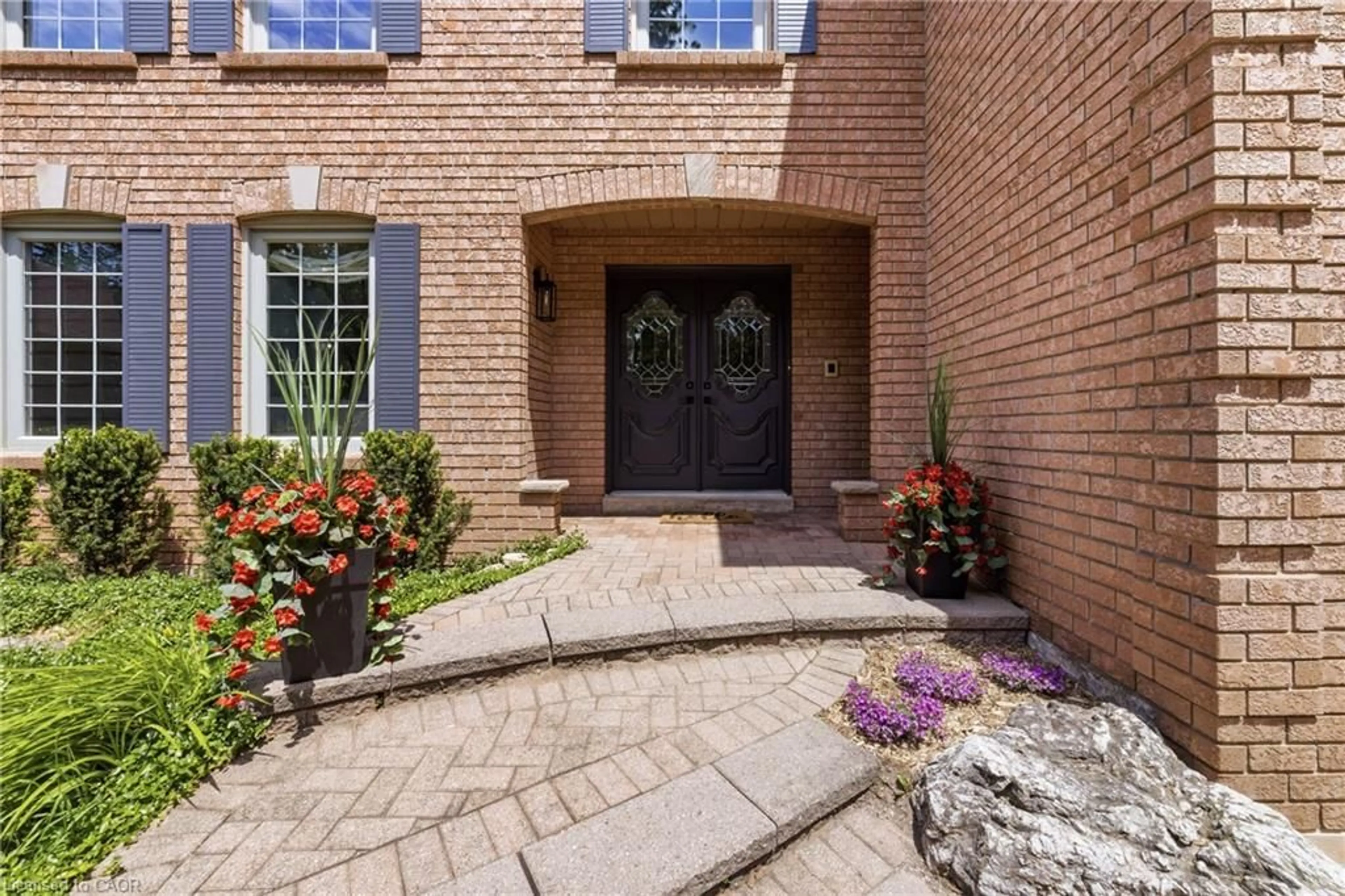 Home with brick exterior material, street for 1113 Valleywood Crt, Oakville Ontario L6M 2C4