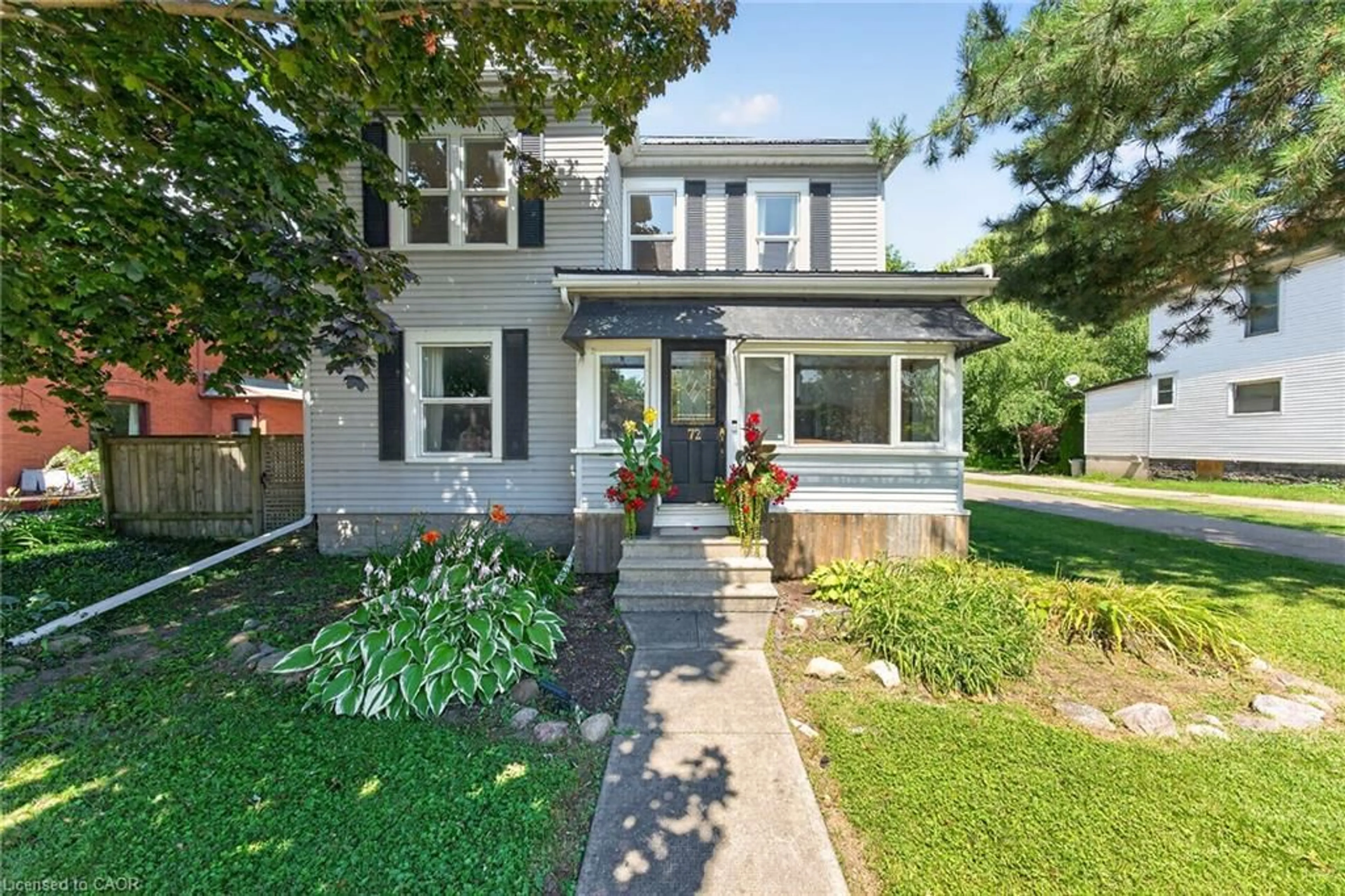 Home with brick exterior material, street for 72 Main St, Hagersville Ontario N0A 1H0