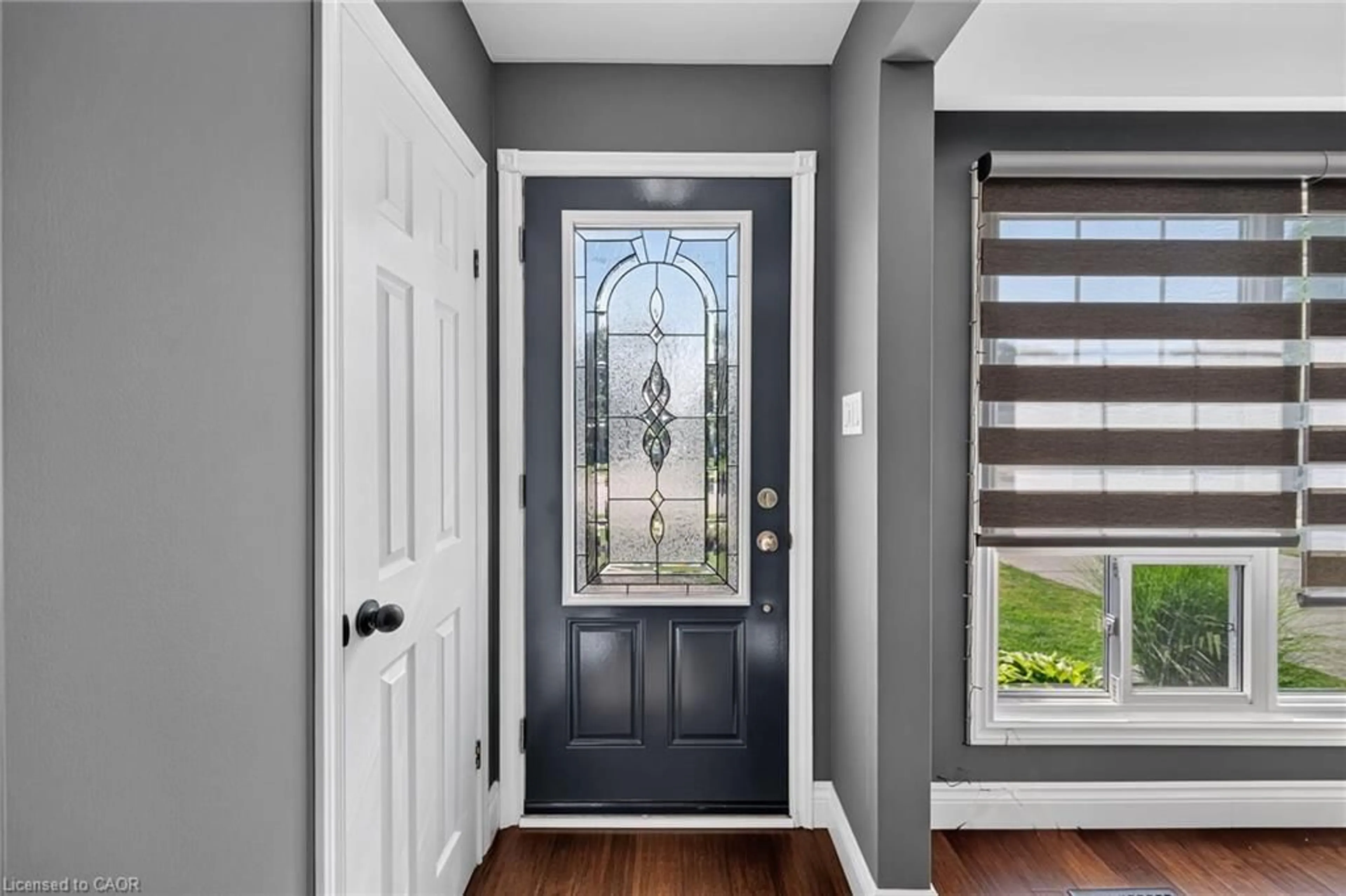 Indoor entryway for 386 Upper Kenilworth Ave, Hamilton Ontario L8T 4G5