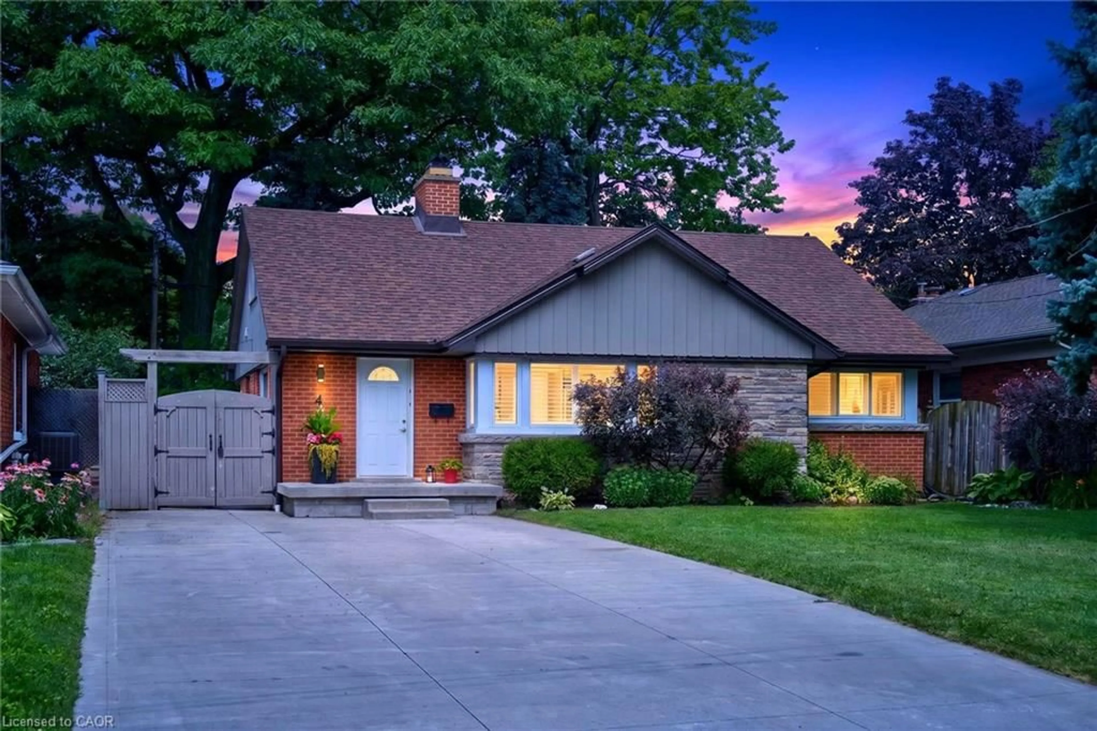 Home with brick exterior material, street for 4 Compton Pl, Hamilton Ontario L8T 3Y1