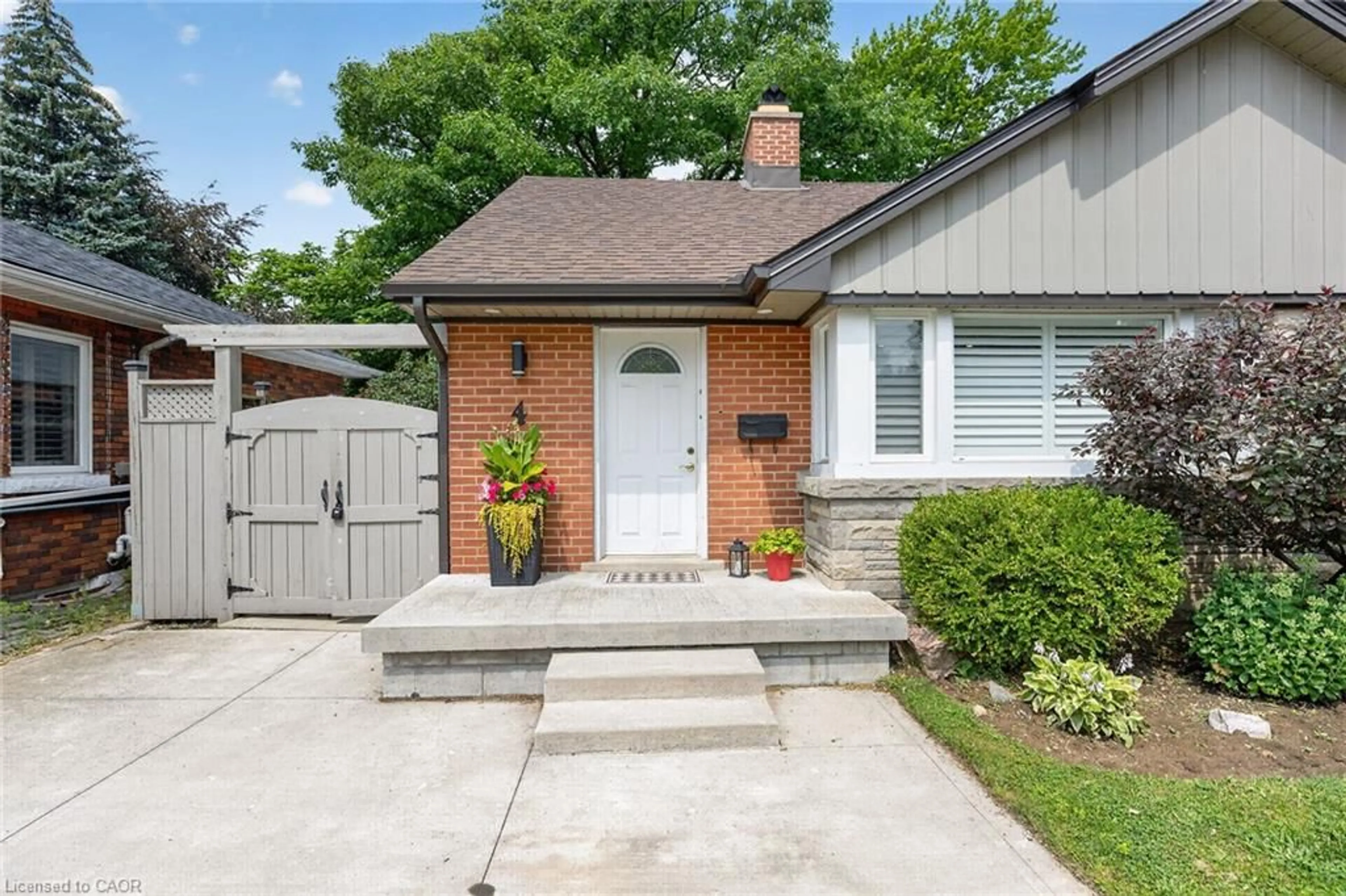 Home with brick exterior material, street for 4 Compton Pl, Hamilton Ontario L8T 3Y1