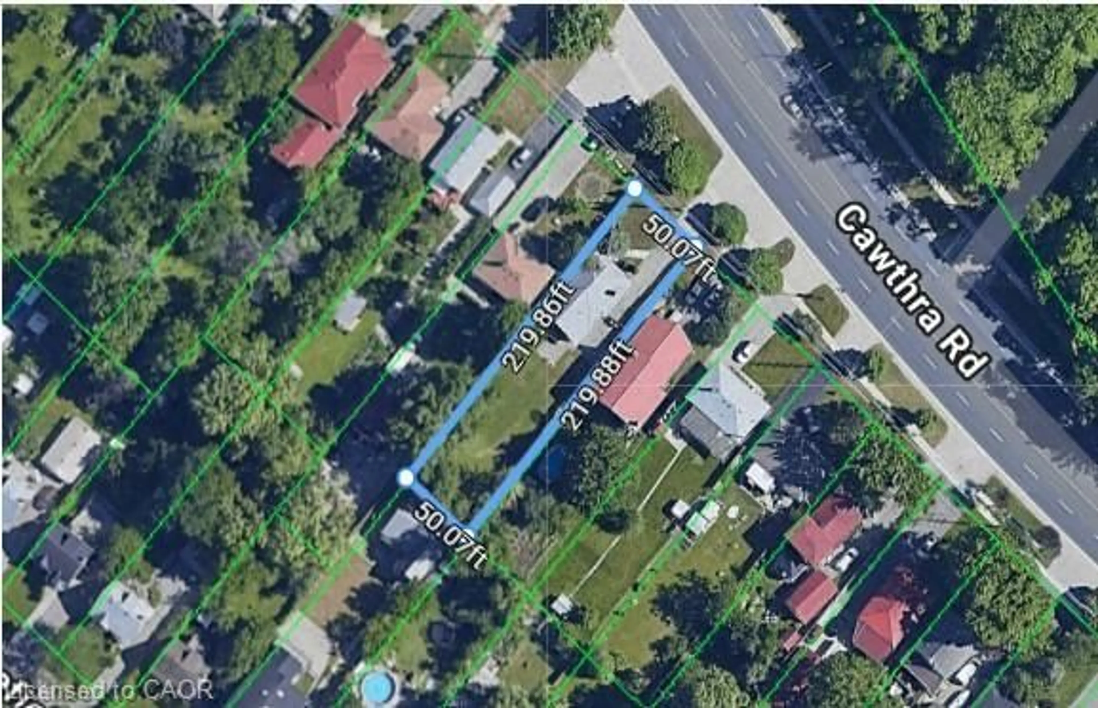 A pic from outside/outdoor area/front of a property/back of a property/a pic from drone, street for 1518 Cawthra Rd, Mississauga Ontario L5G 4L2