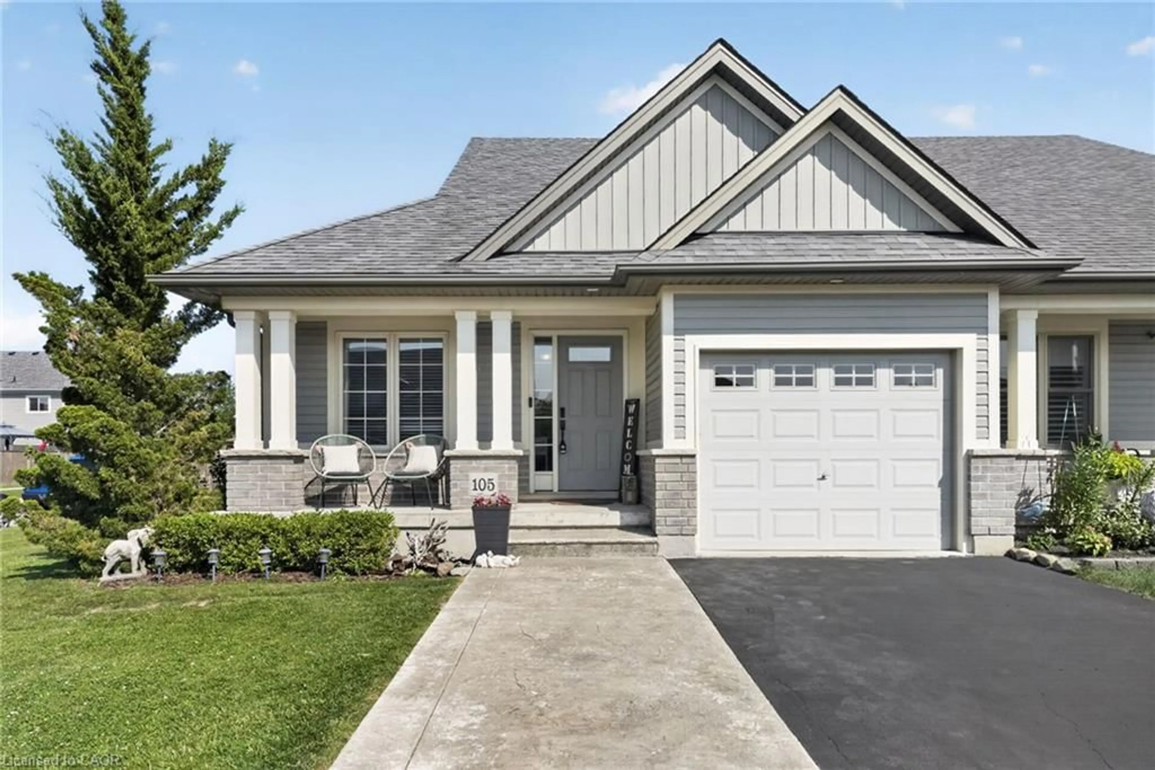 Home with vinyl exterior material, street for 105 Anastasia Blvd, Smithville Ontario L0R 2A0