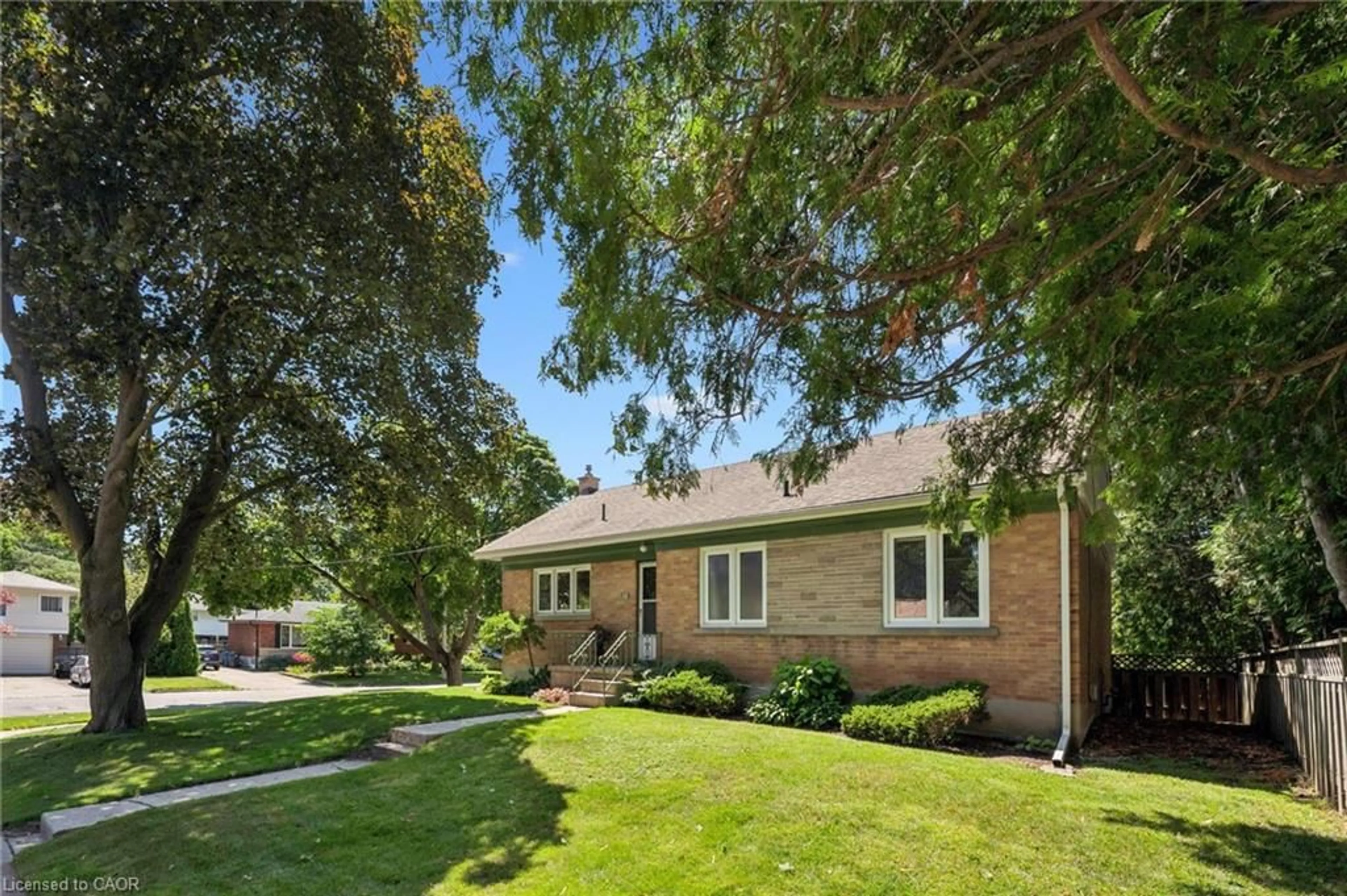 Home with brick exterior material, street for 31 Torrance Cres, Guelph Ontario N1H 1T5
