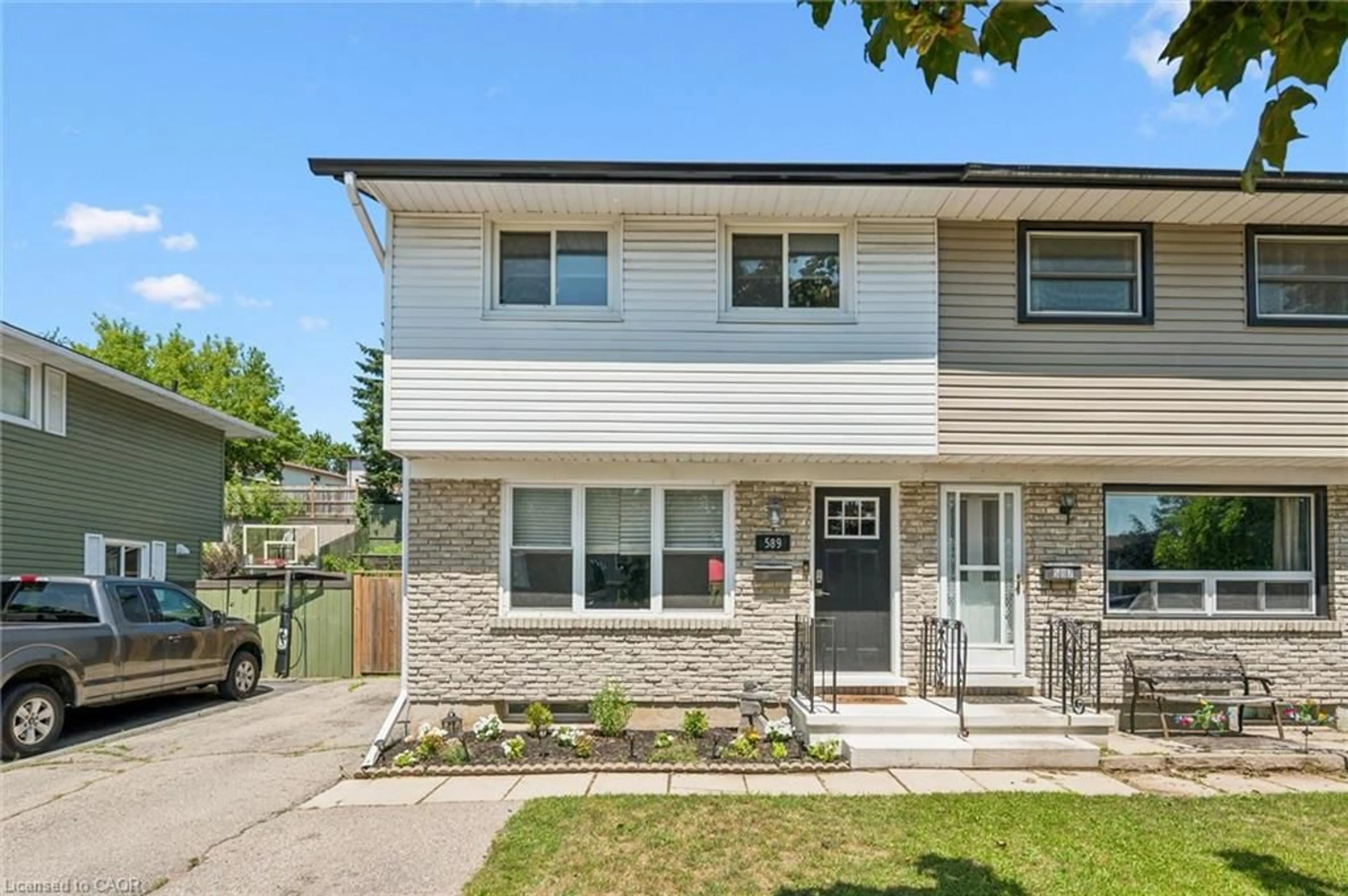 Home with vinyl exterior material, street for 589 Elgin St, Cambridge Ontario N1R 6A2