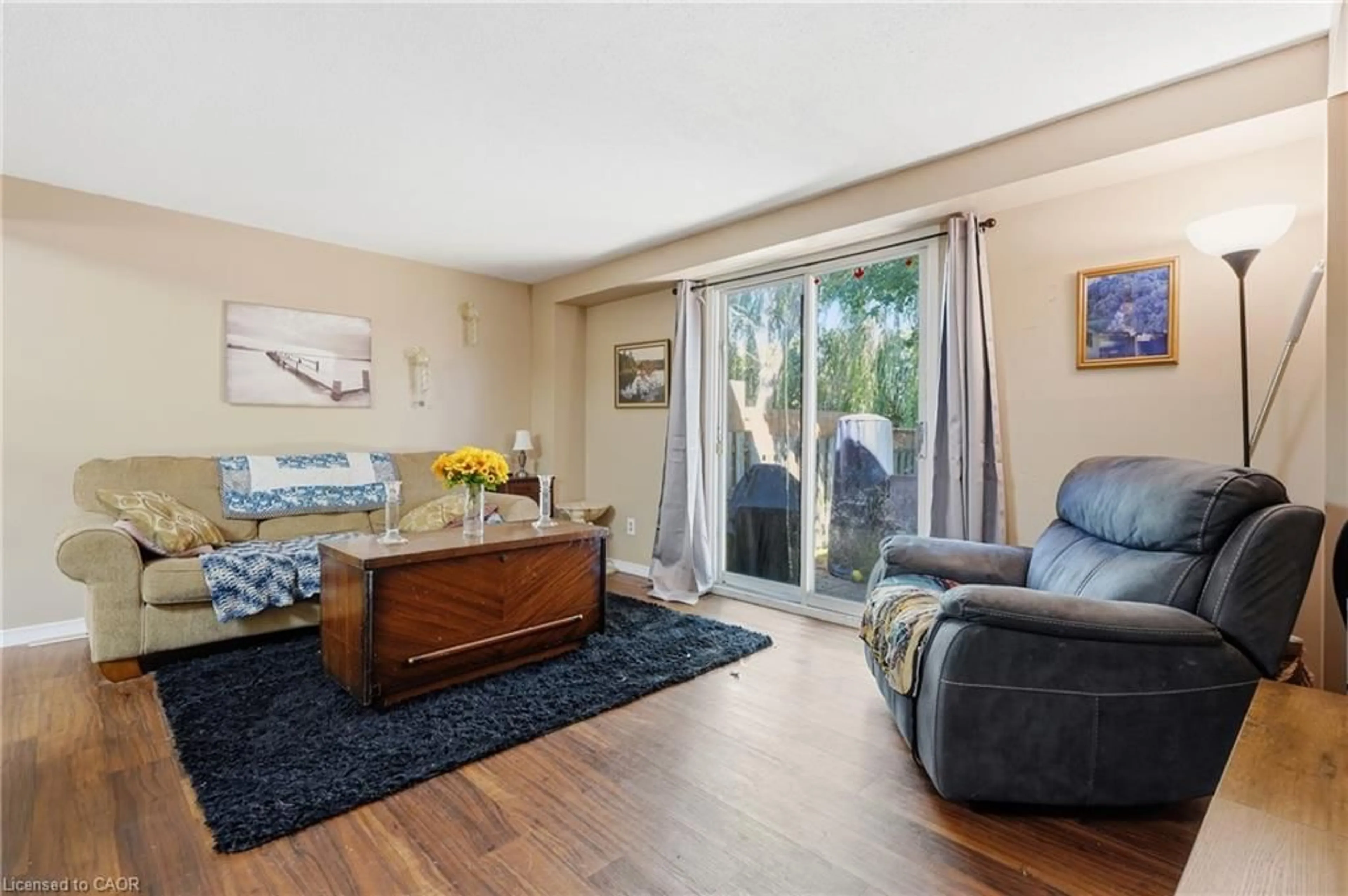 Living room with furniture, unknown for 292 Mayview Crt #B, Waterloo Ontario N2V 1W5