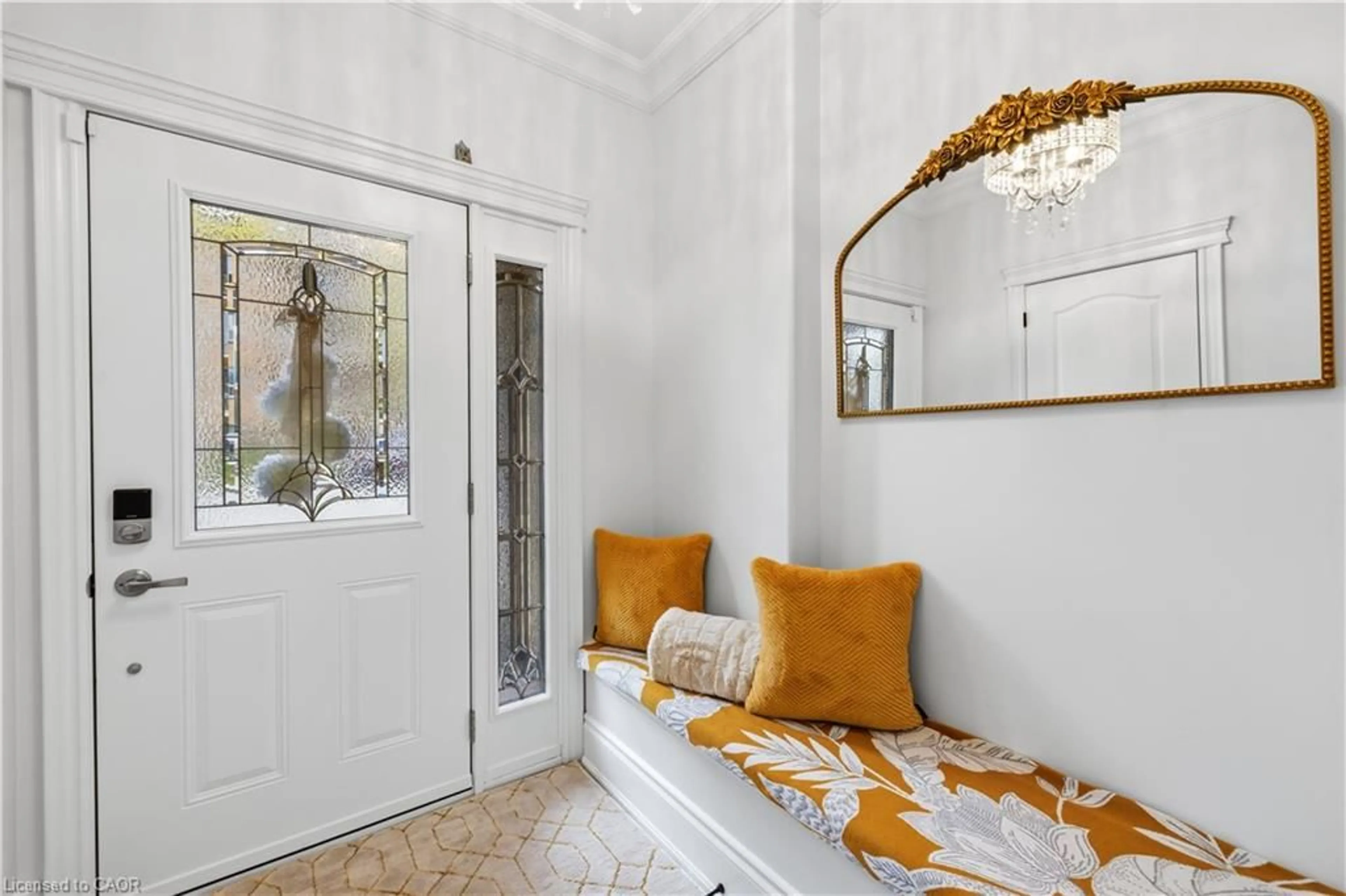 Indoor entryway for 199 Hunter St, Hamilton Ontario L8P 1R7