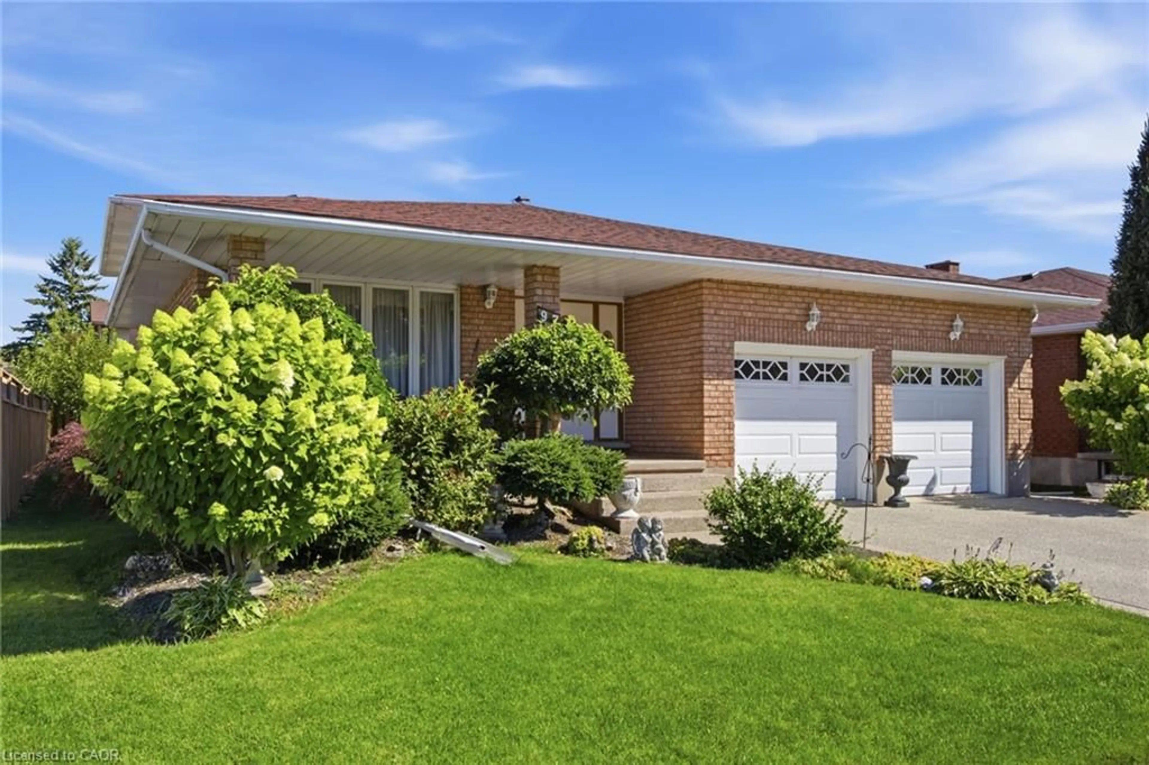 Home with brick exterior material, street for 97 Southview Cres, Cambridge Ontario N1P 1A3