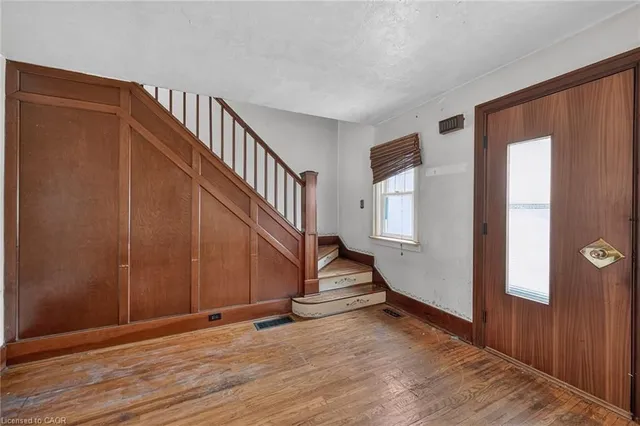 232 Cedar St, Simcoe 5