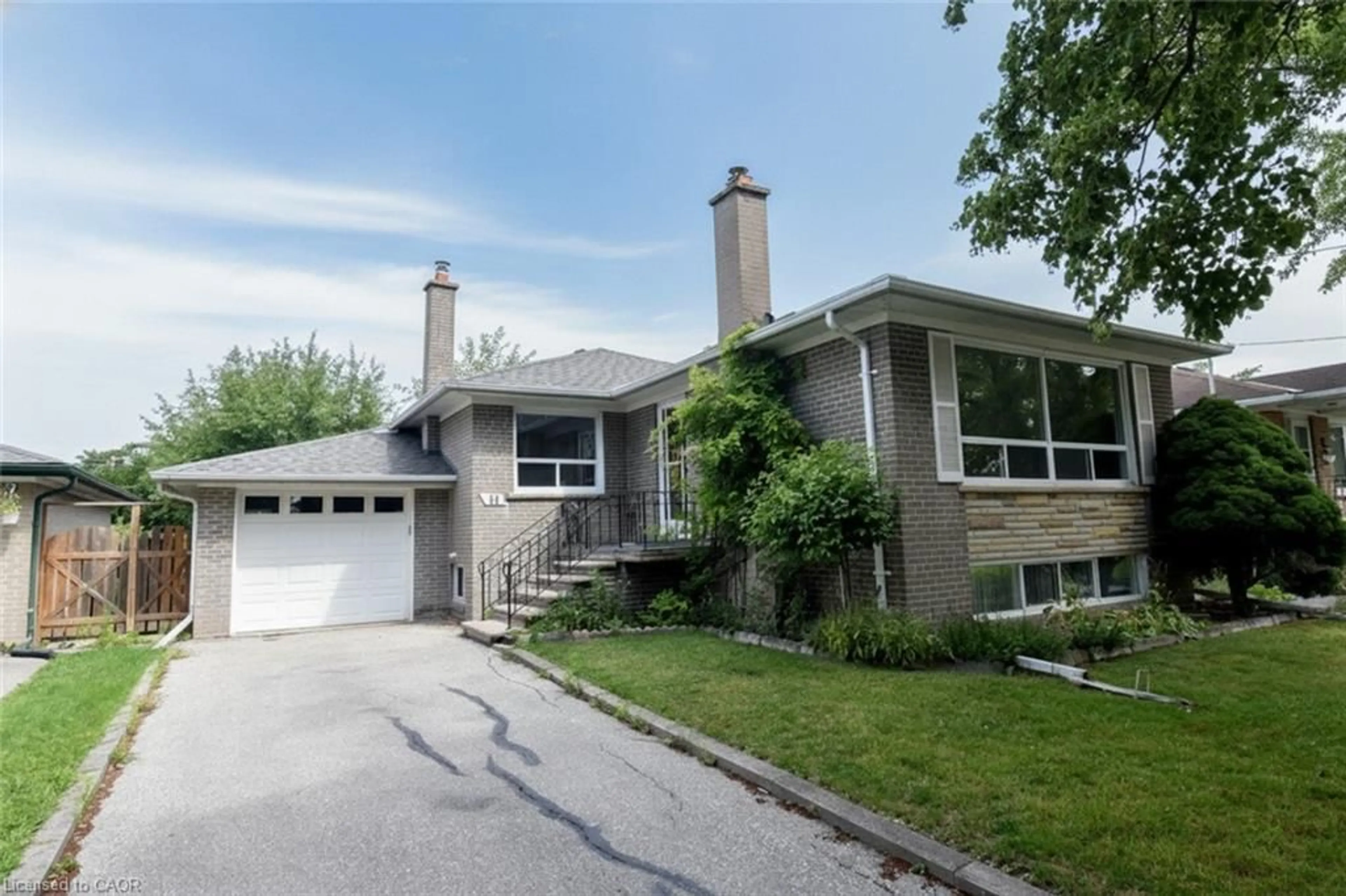 Home with vinyl exterior material, street for 44 Beckwith Rd, Etobicoke Ontario M9C 3Y1