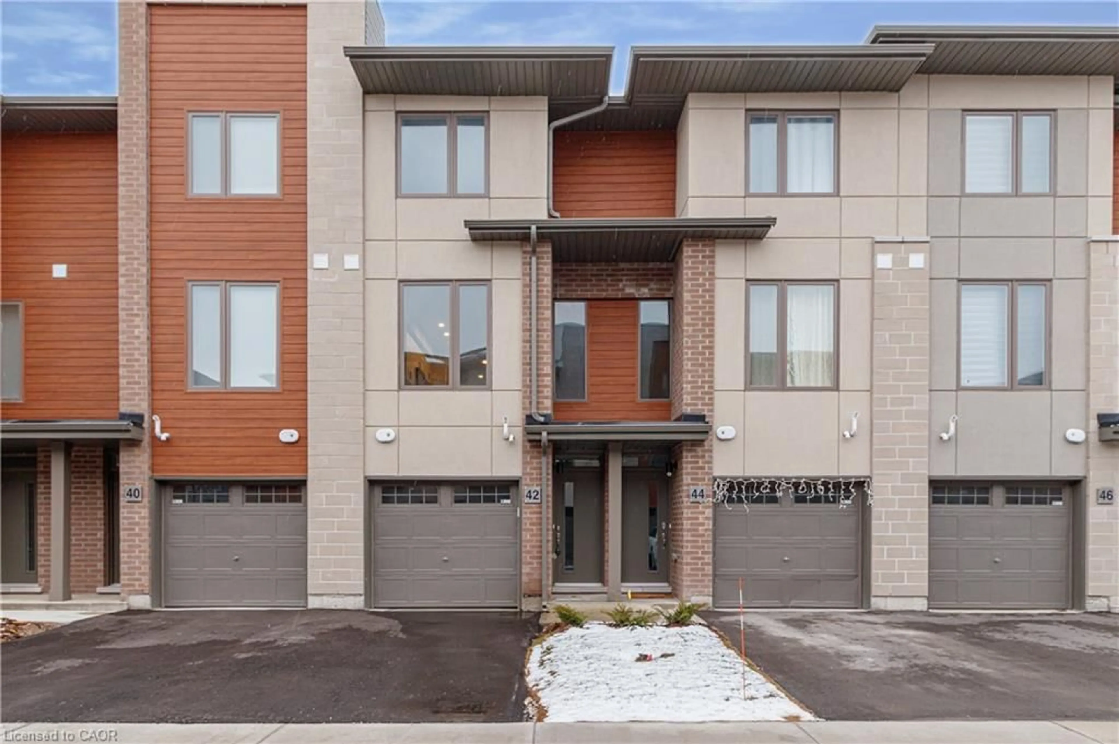 Home with brick exterior material, street for 5 Winters Cres, Collingwood Ontario L9Y 5T1