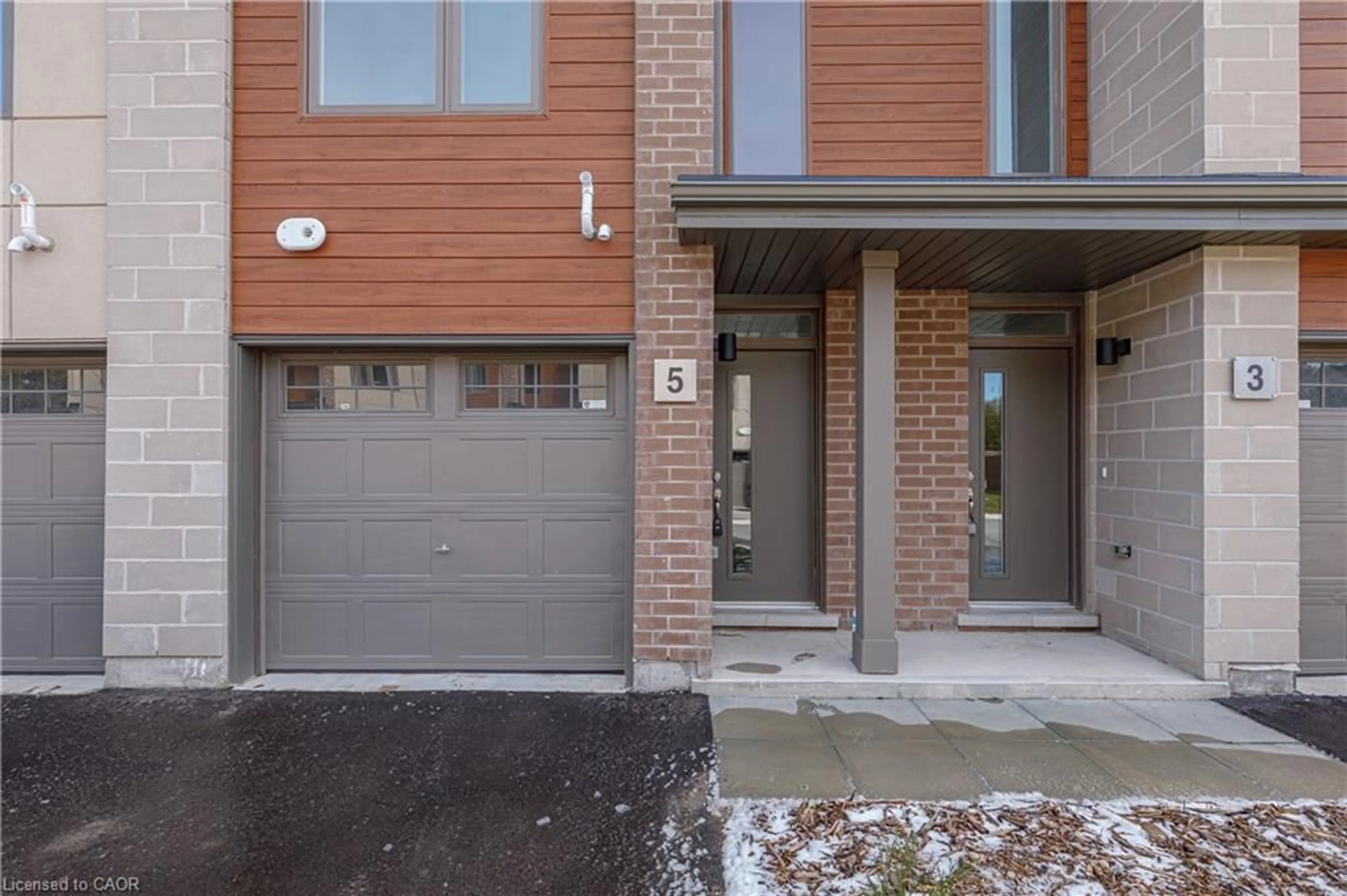 Home with brick exterior material, street for 5 Winters Cres, Collingwood Ontario L9Y 5T1