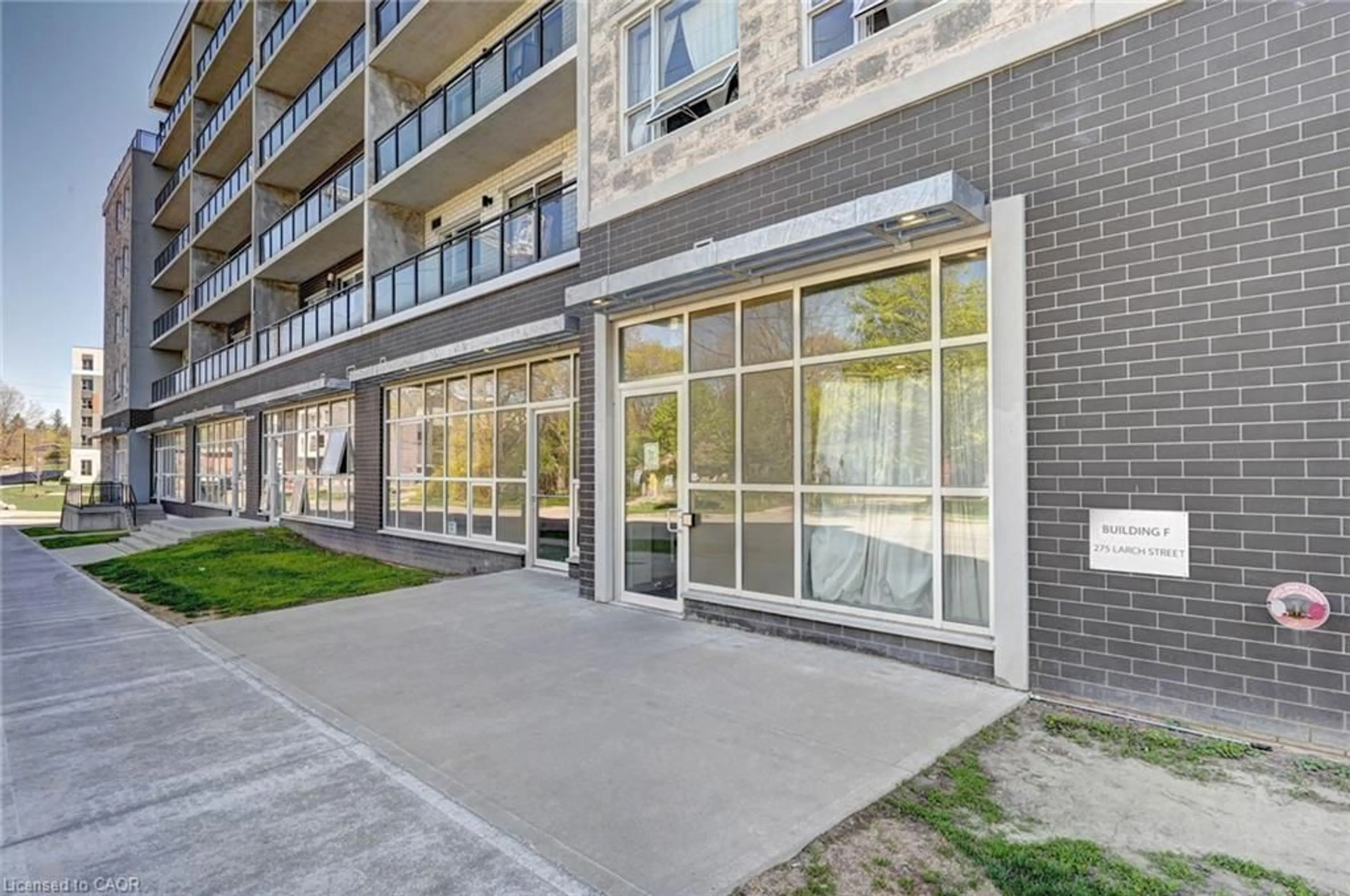 Patio, street for 275 Larch St #F209, Waterloo Ontario N2L 3R2
