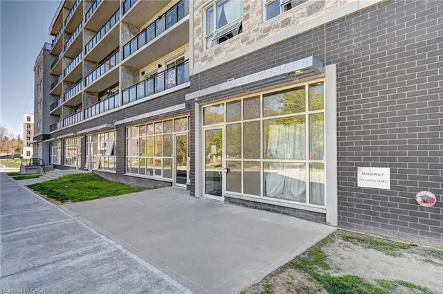 275 Larch St #F209, Waterloo 3
