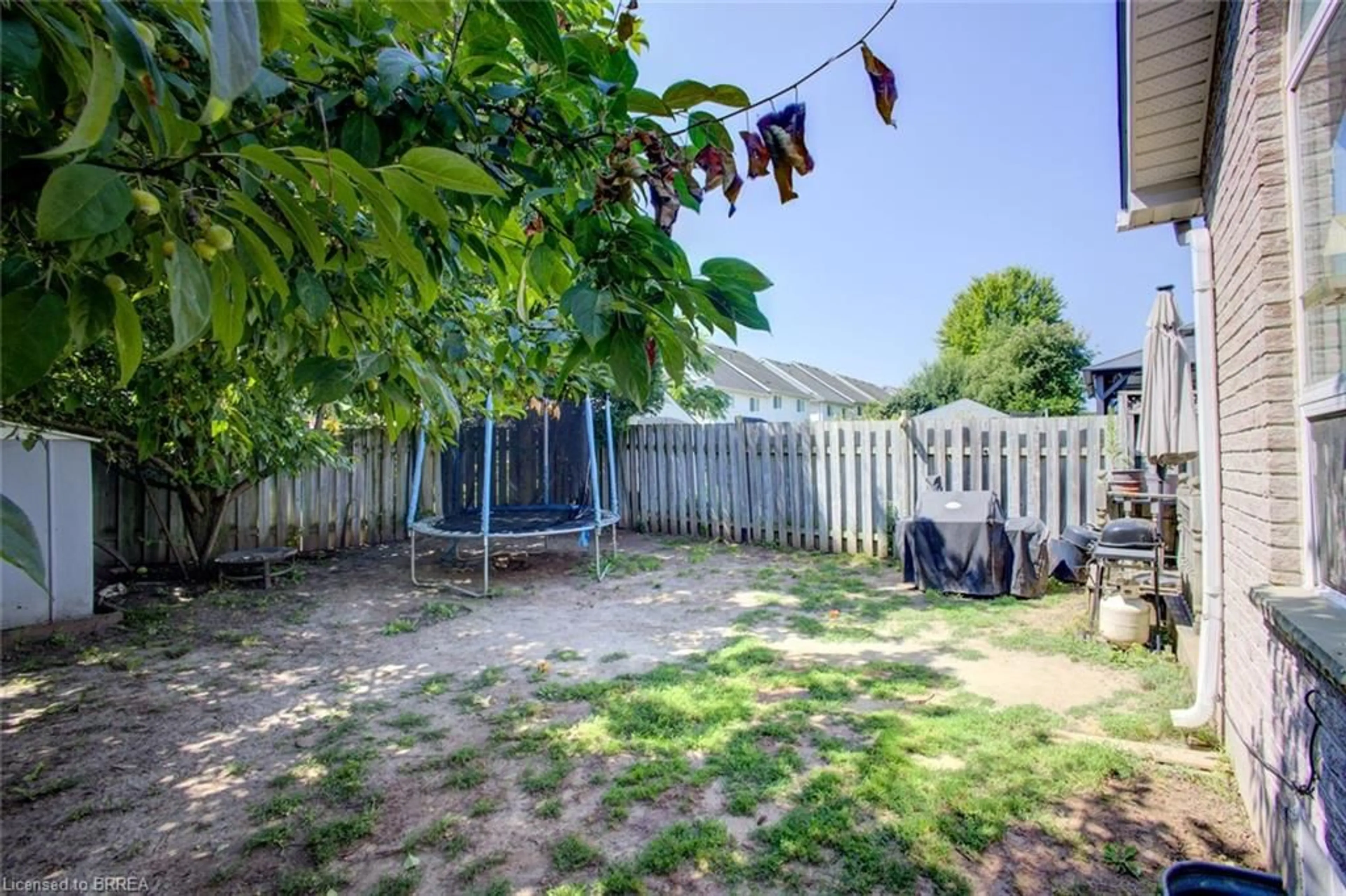 Patio, street for 223 Melran Dr, Cambridge Ontario N3C 4E5