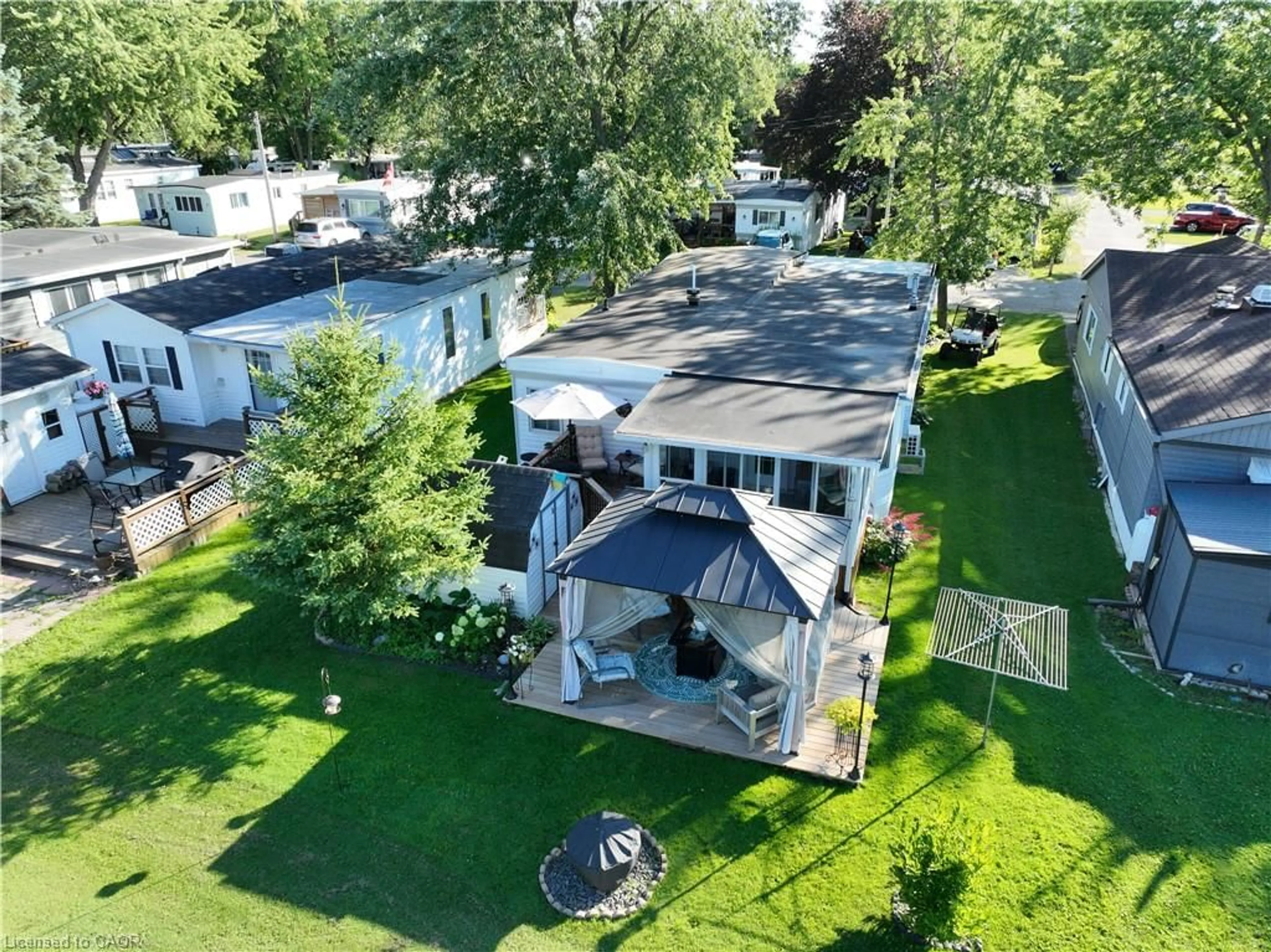 A pic from outside/outdoor area/front of a property/back of a property/a pic from drone, unknown for 580 Beaver Creek Rd #189, Waterloo Ontario N2J 3Z4